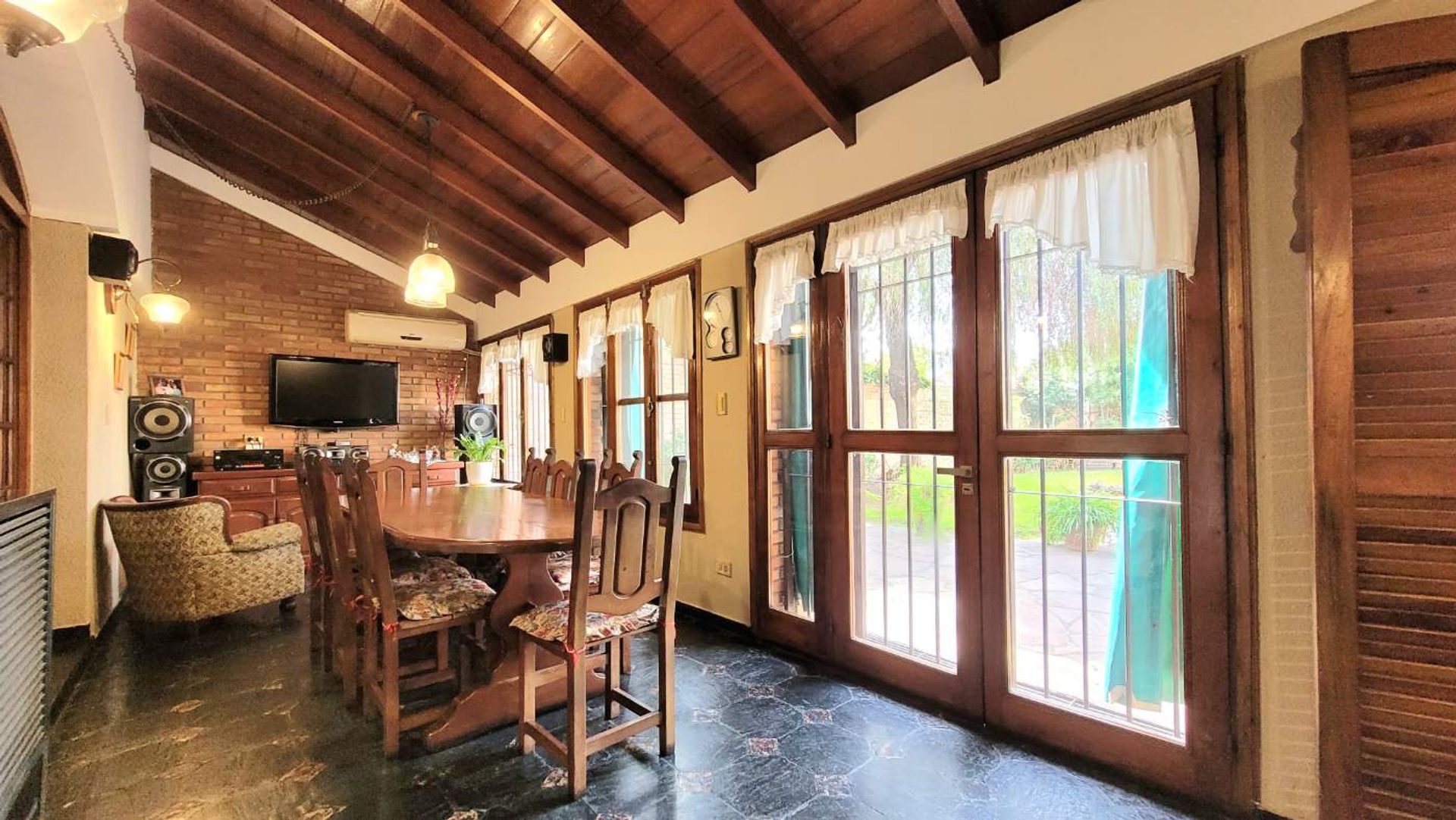 Venta Casa 4 dorm. Castelar Norte Parque y Pileta - 13