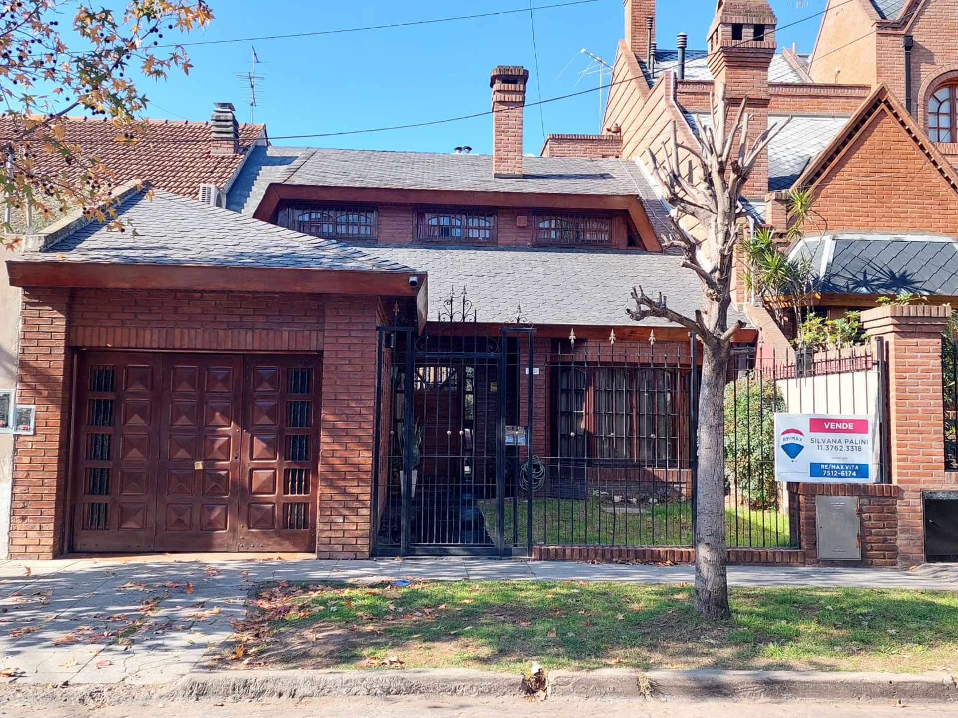 Venta Casa 4 dorm. Castelar Norte Parque y Pileta - 2