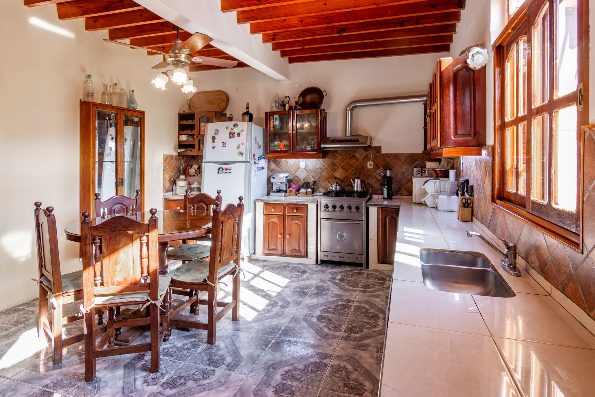 CASA 4 AMB PATIO QUINCHO Y PARRILLA V LUZURIAGA - 7