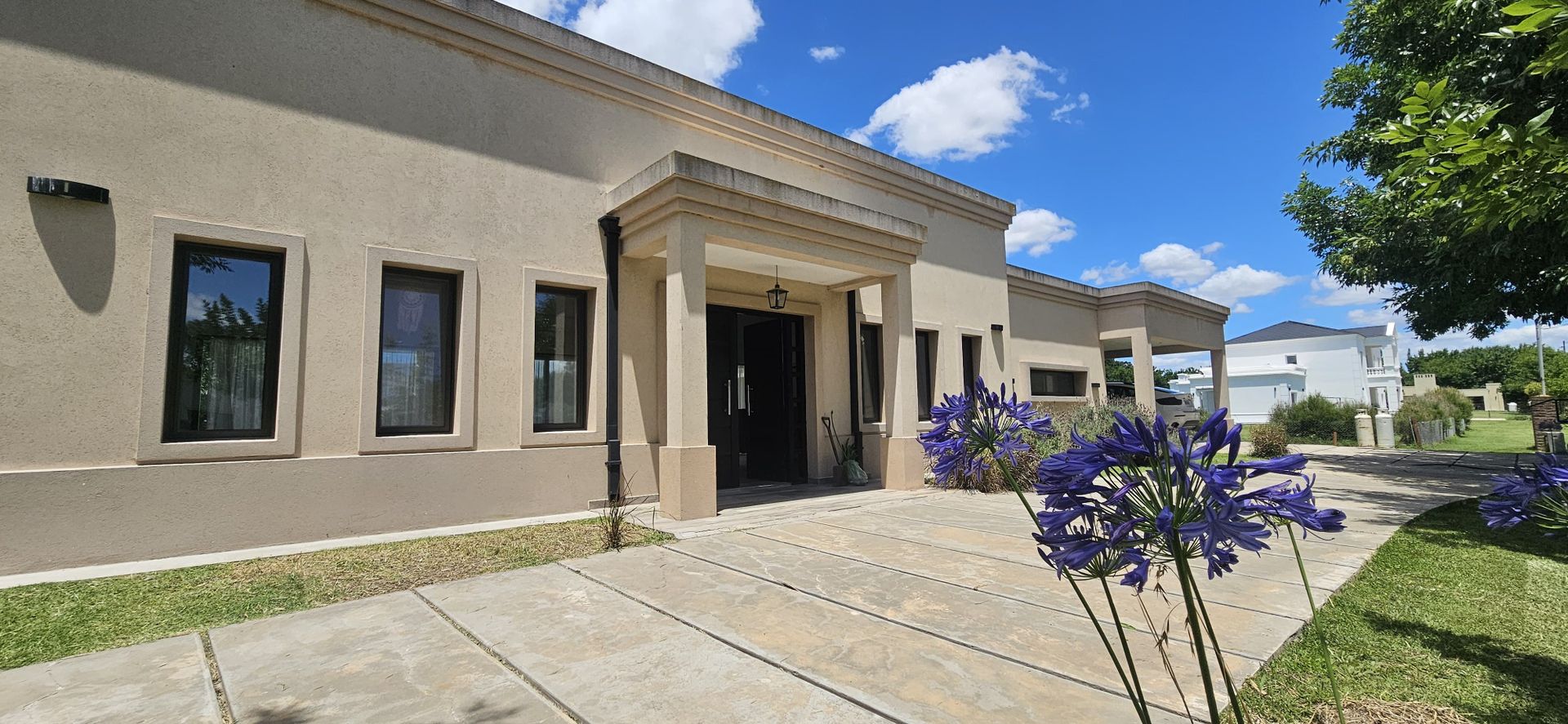 Venta Casa 7 ambientes en Fincas San Vicente - 1