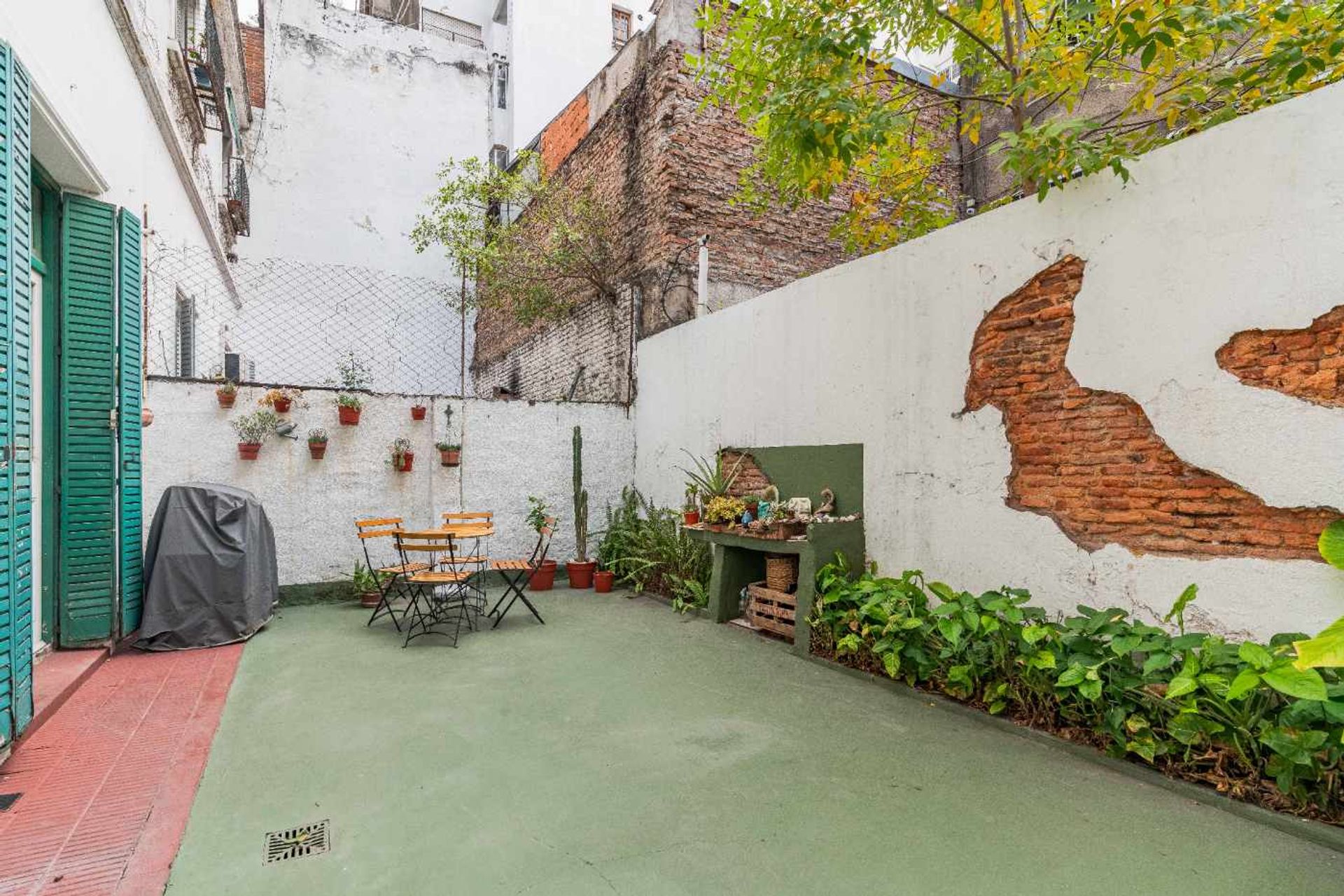 Venta Depto 3 amb + 2 patios -Balvanera - 1
