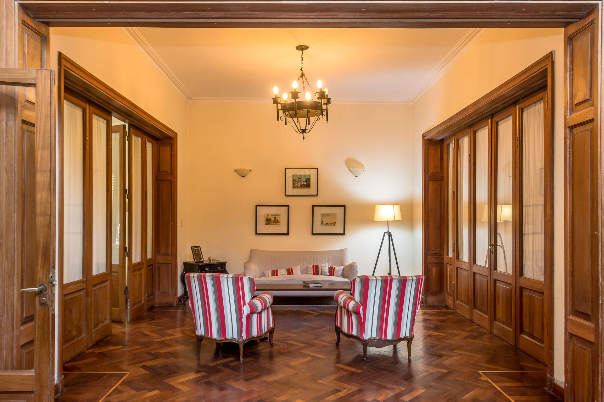 CASA 8 DORMITORIOS VENTA ZONA CENTRO APTO OFICINAS — foto 4