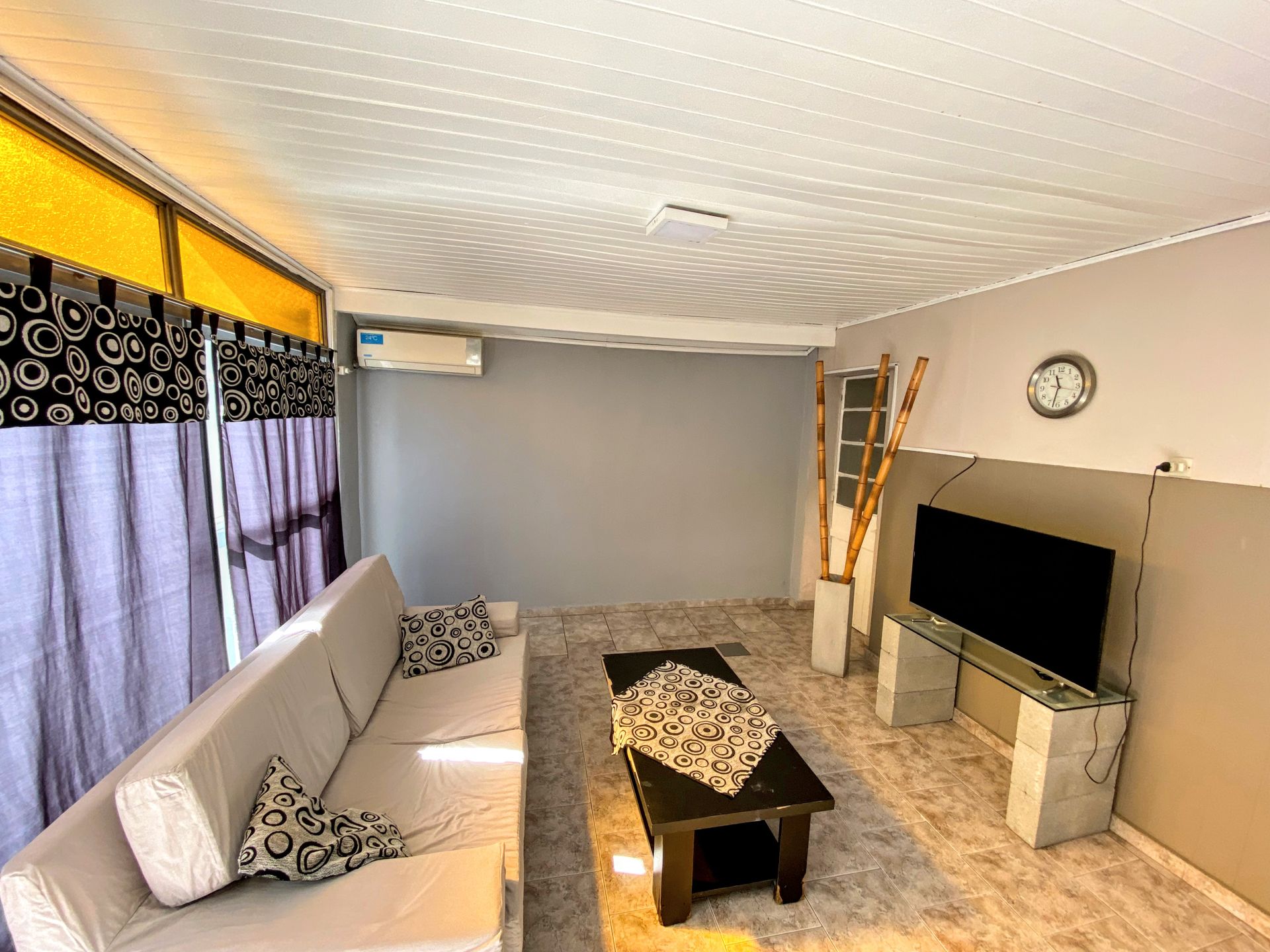 CASA EN VENTA EN LOMAS DE ZAMORA CON PATIO - 2