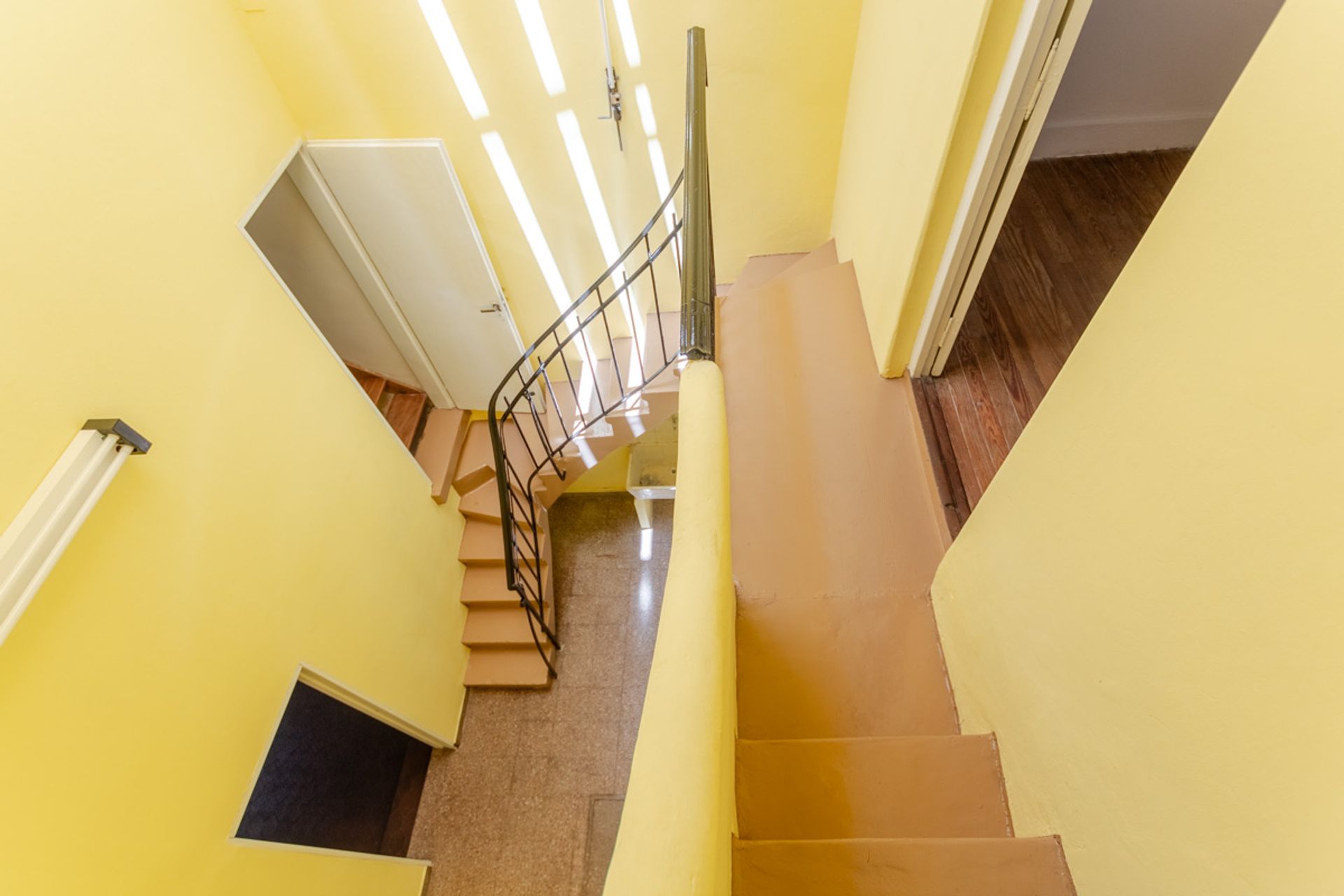 VENTA-TIPO CASA- PH 3 AMB. C/ LOCAL EN ESQUINA - 16