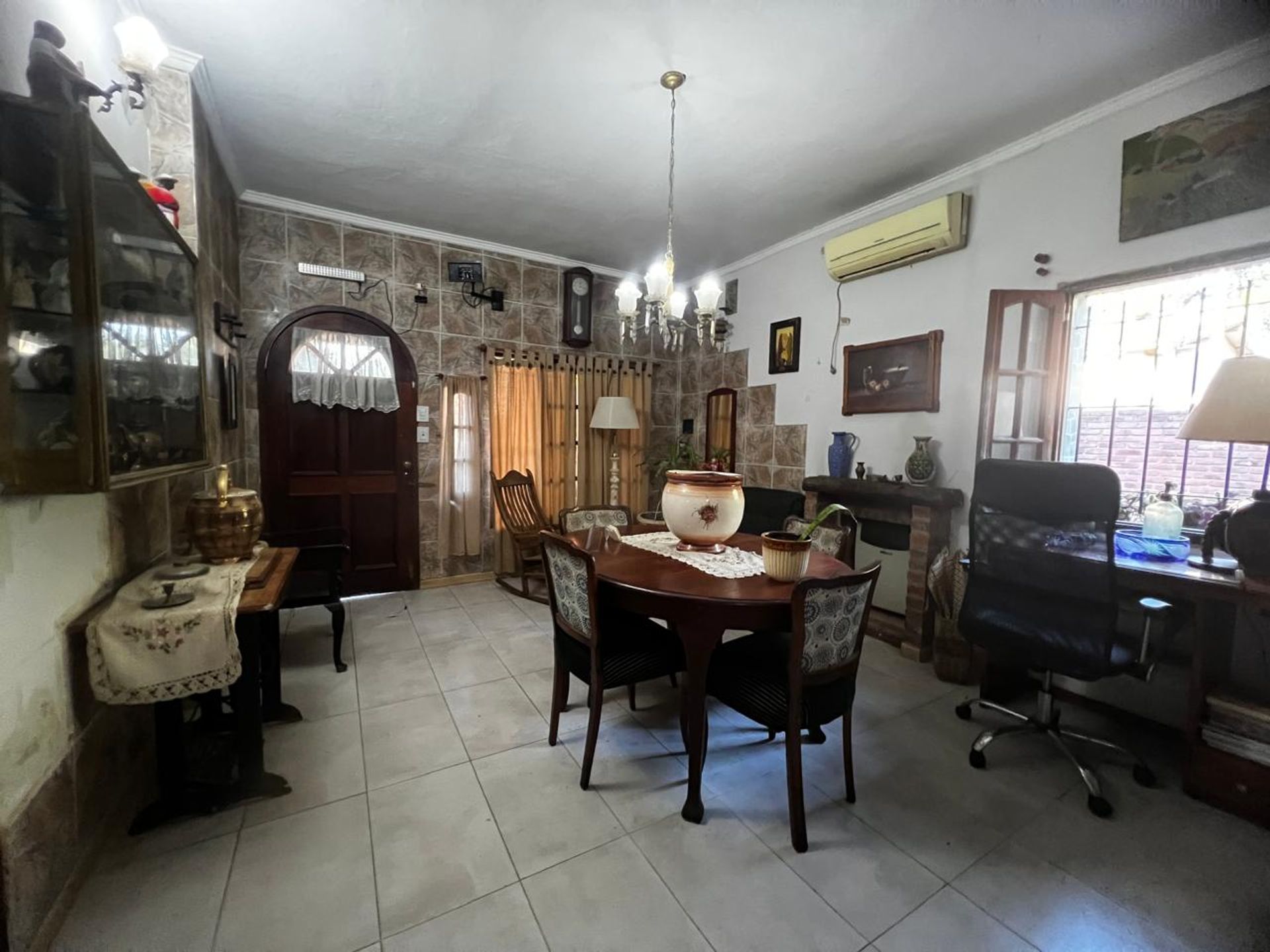 CASA 5 AMBIENTES VENTA CON PILETA, QUINCHO, GARAJE - 17
