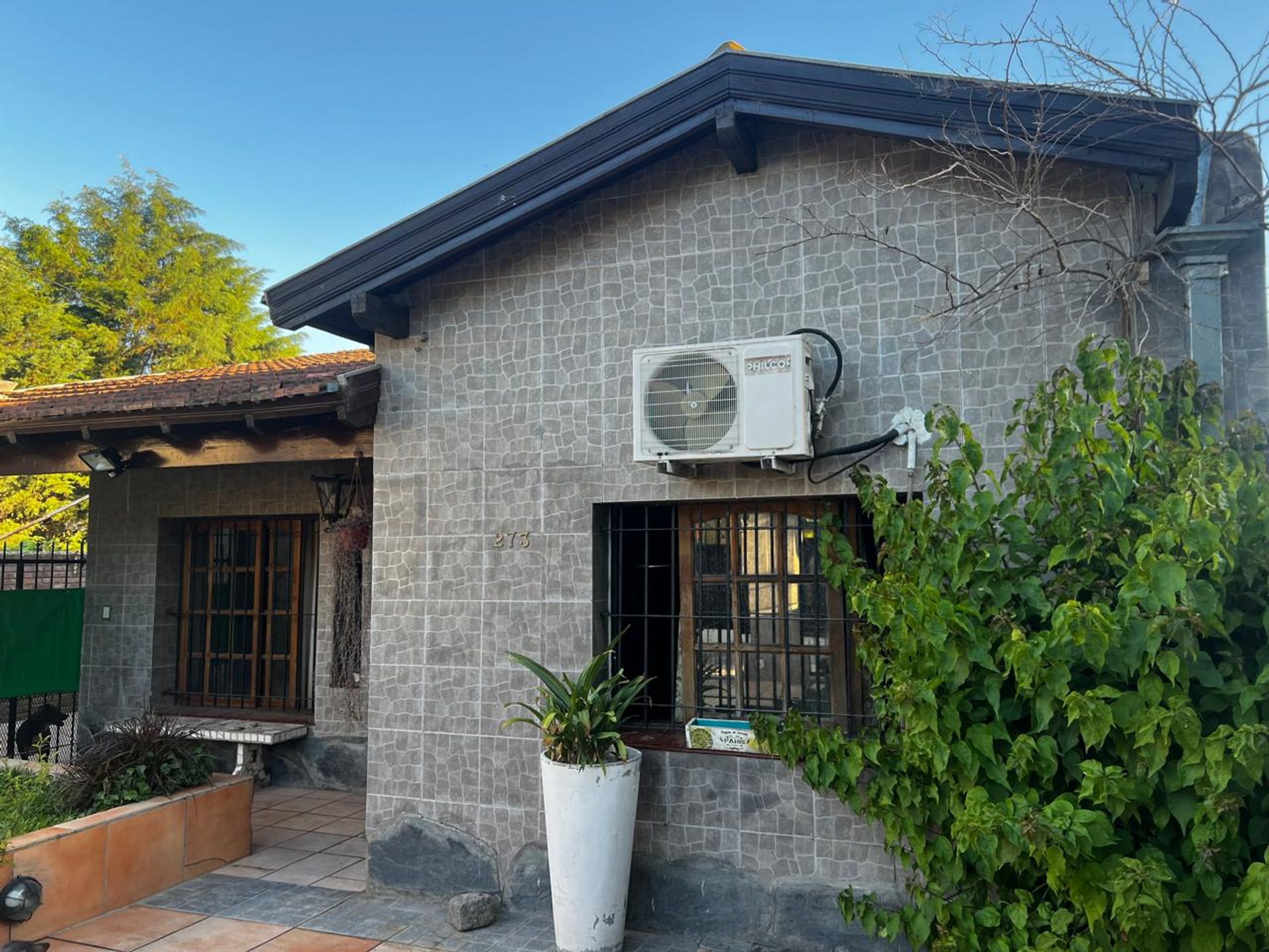 CASA 5 AMBIENTES VENTA CON PILETA, QUINCHO, GARAJE - 10