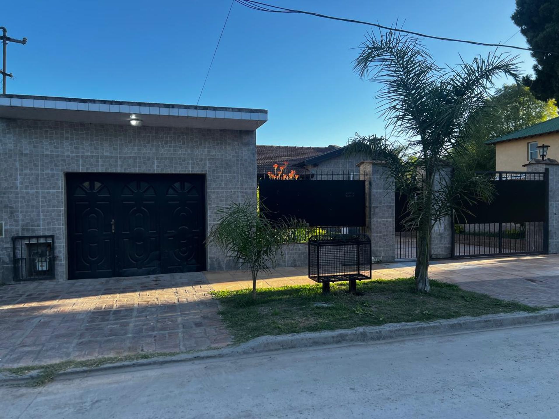 CASA 5 AMBIENTES VENTA CON PILETA, QUINCHO, GARAJE - 3