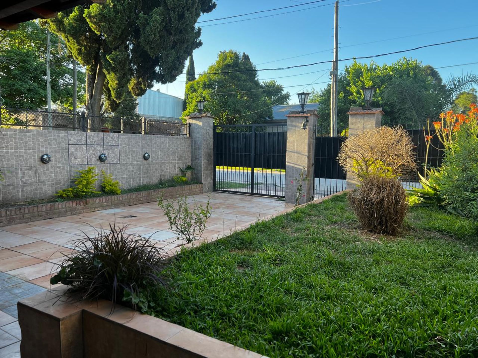 CASA 5 AMBIENTES VENTA CON PILETA, QUINCHO, GARAJE - 6