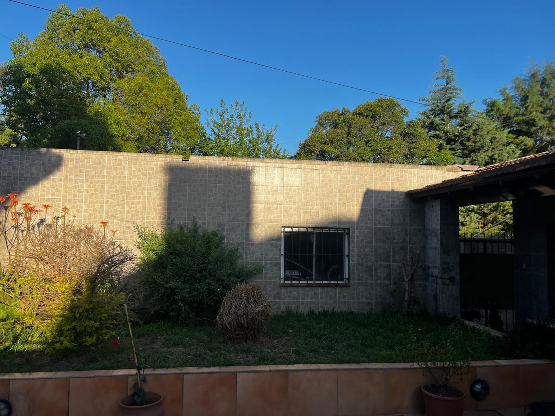 CASA 5 AMBIENTES VENTA CON PILETA, QUINCHO, GARAJE - 9