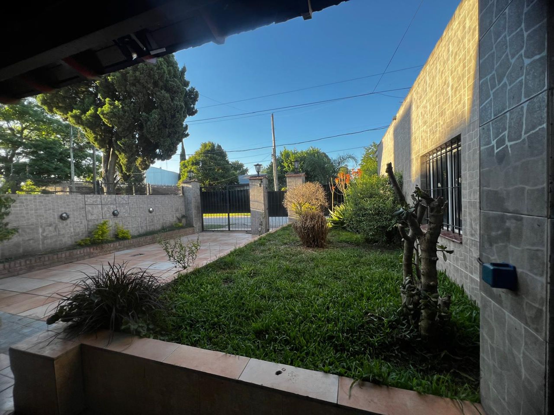 CASA 5 AMBIENTES VENTA CON PILETA, QUINCHO, GARAJE - 13