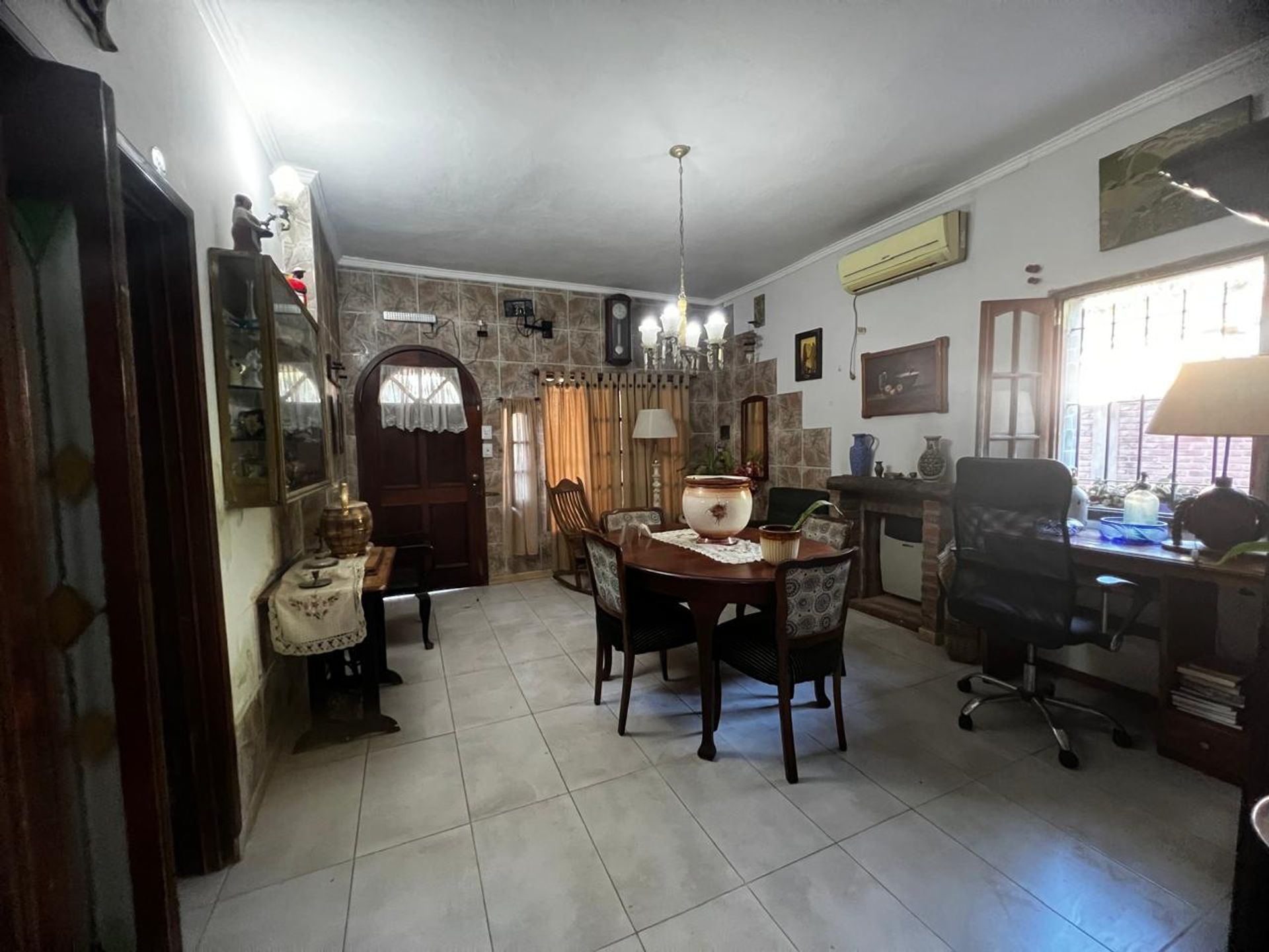 CASA 5 AMBIENTES VENTA CON PILETA, QUINCHO, GARAJE - 18