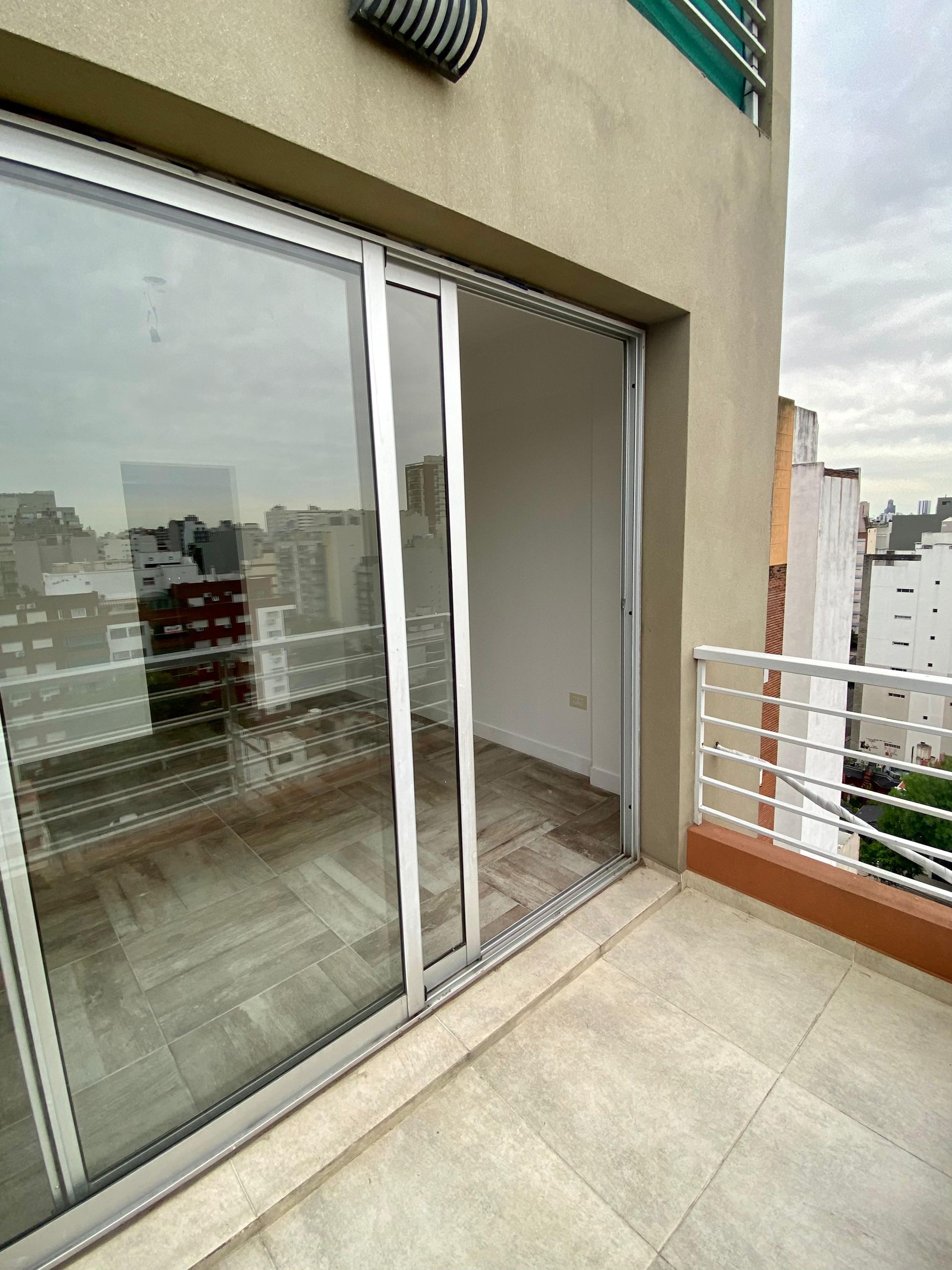 Semipiso Excelente de 4 Ambientes c/balc&oacute;n terraza - 17