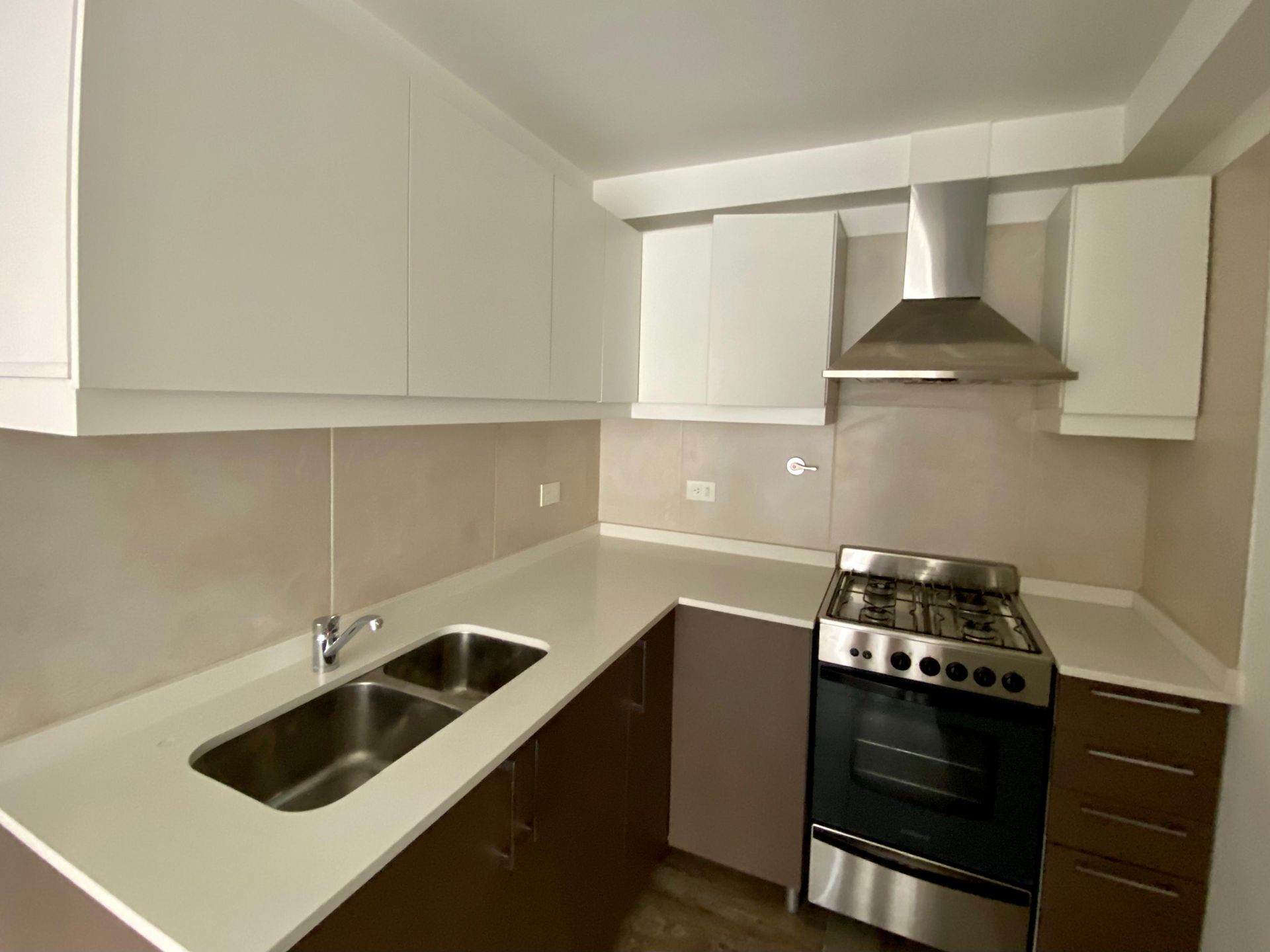 Semipiso Excelente de 4 Ambientes c/balc&oacute;n terraza - 11