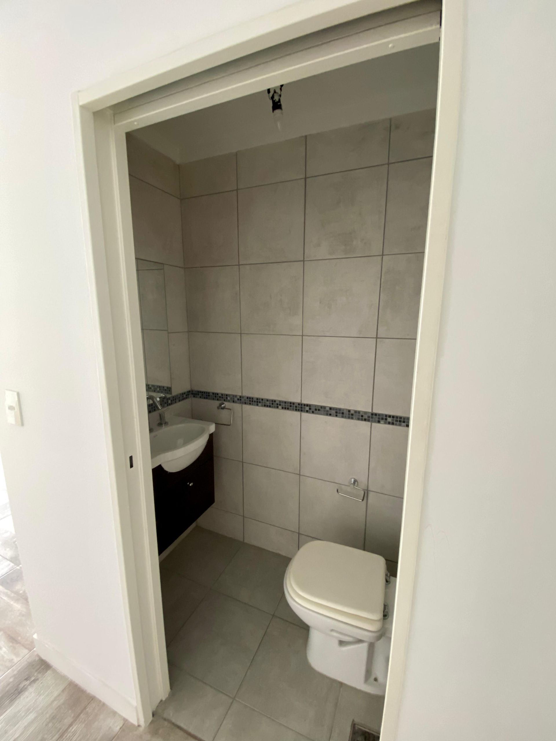 Semipiso Excelente de 4 Ambientes c/balc&oacute;n terraza - 12