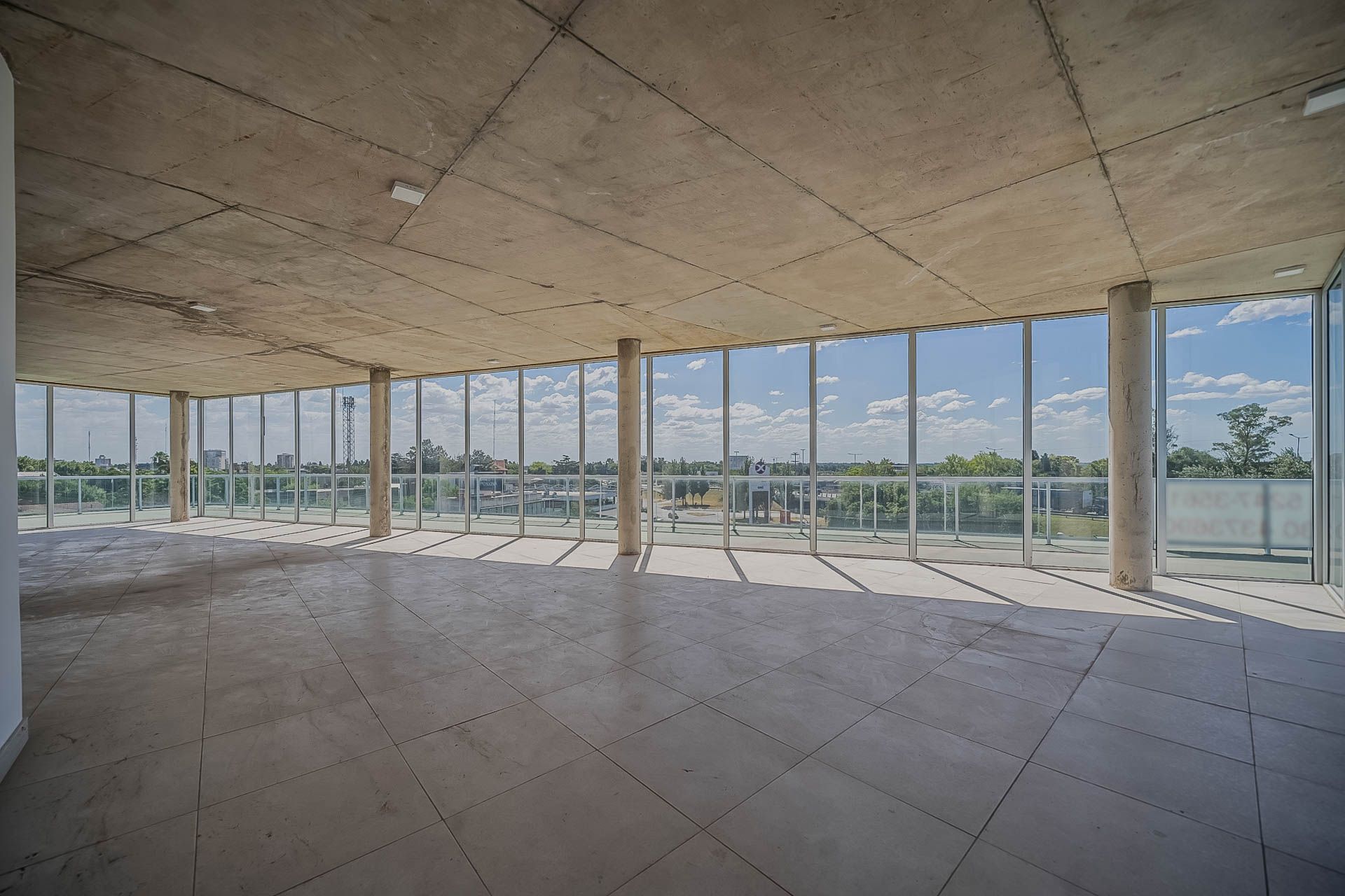 OFICINA EN ALQUILER CON 382 M² DE TERRAZA Y 4 COCHERAS | MEET PILAR SOBRE PANAMERICANA — foto 5