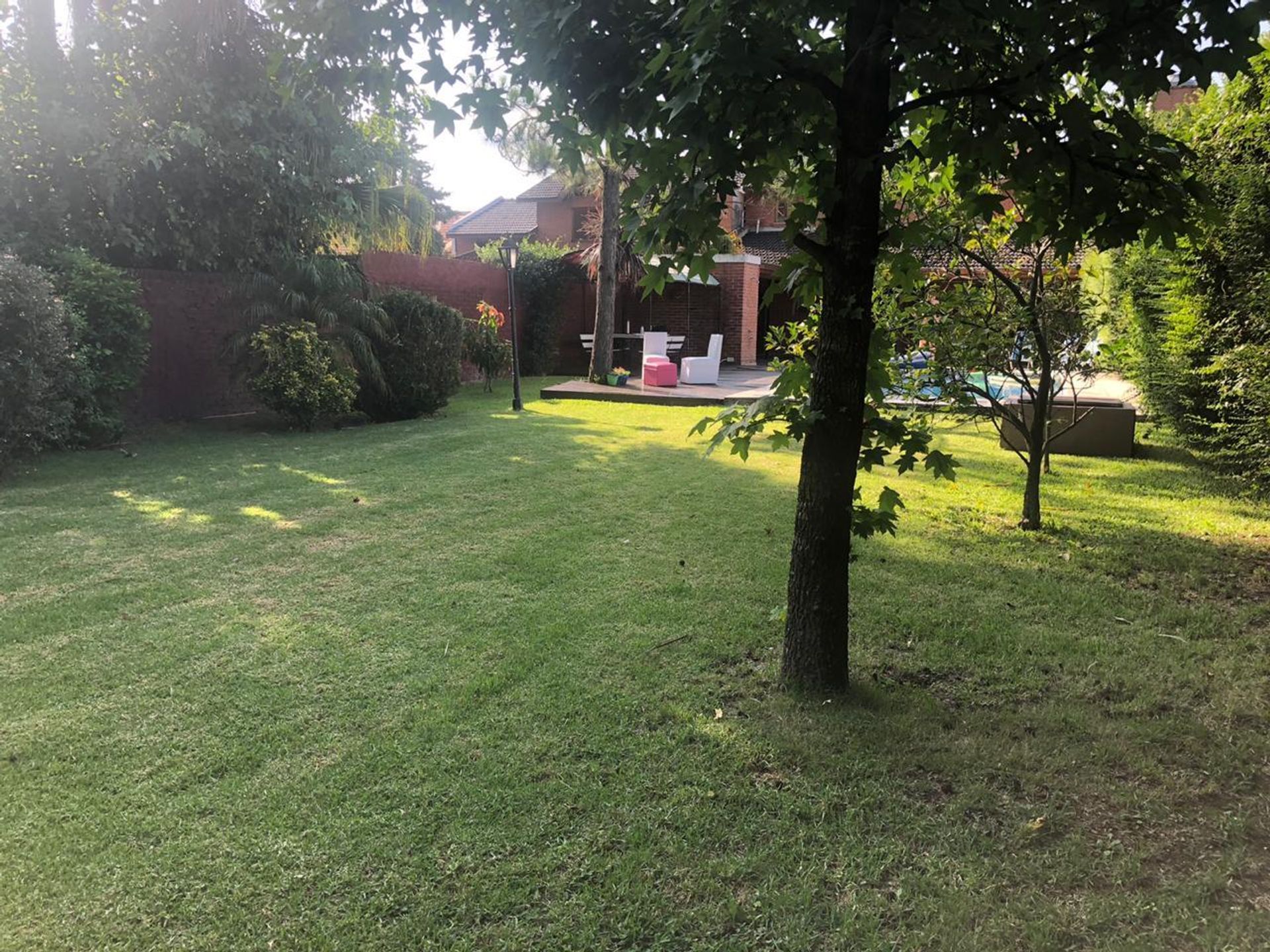 CHALET 5 AMB CON PILETA, GRAN PARQUE Y 2 COCHERAS - 10