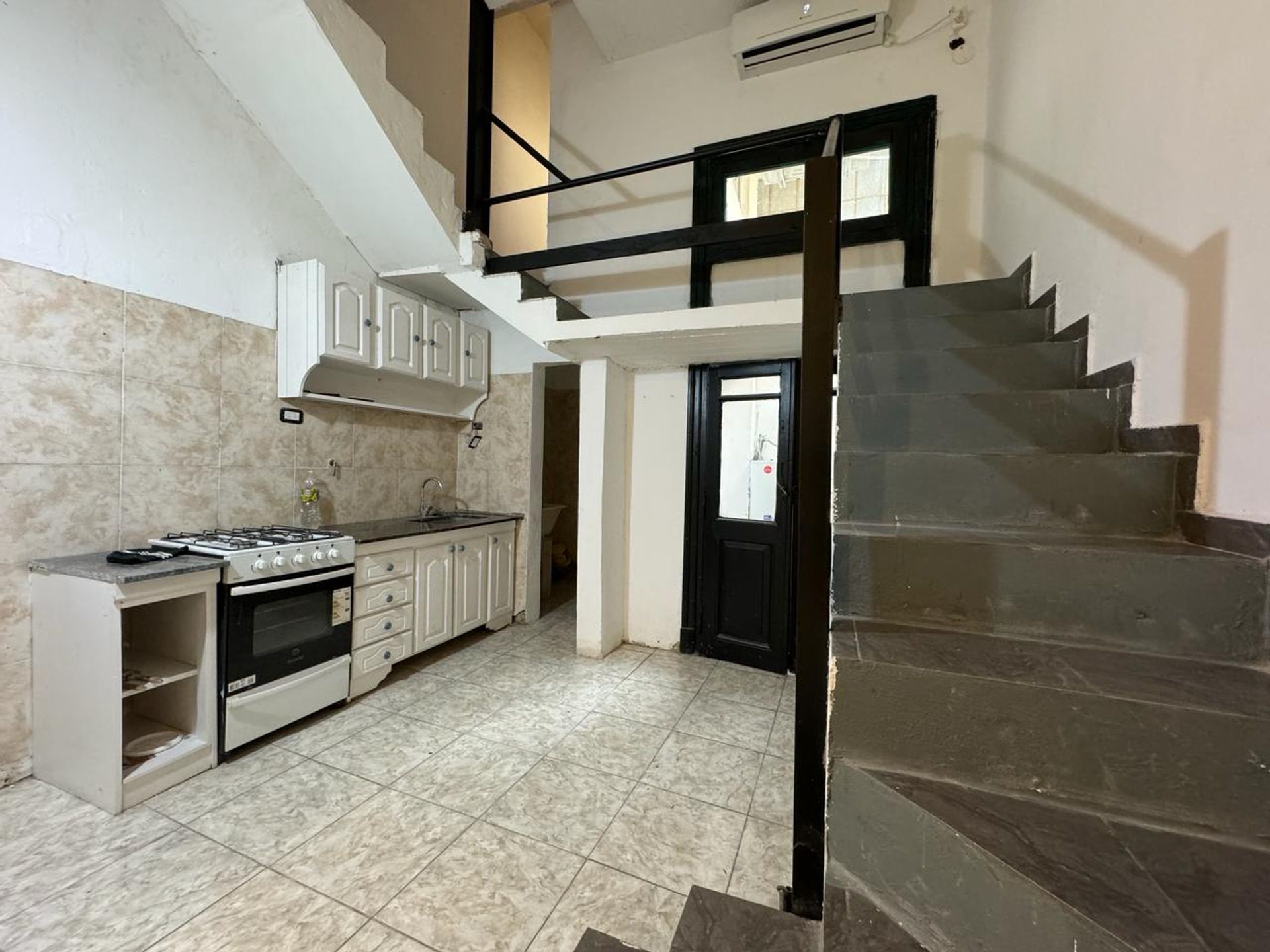 Venta Departamento tipo PH 4 amb. Patio Paternal - 2