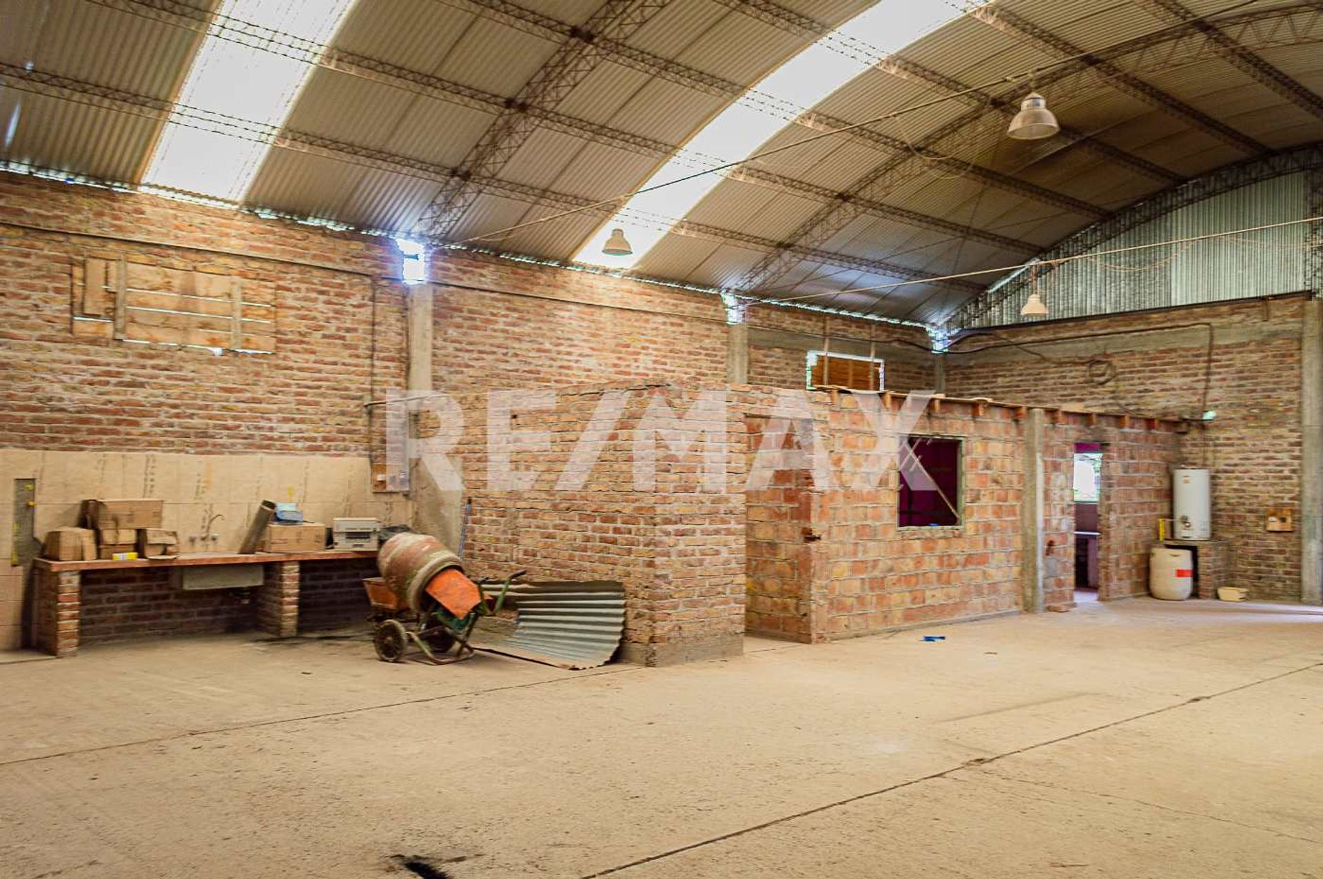 Venta de Galpón 240 M2 Plottier - 4