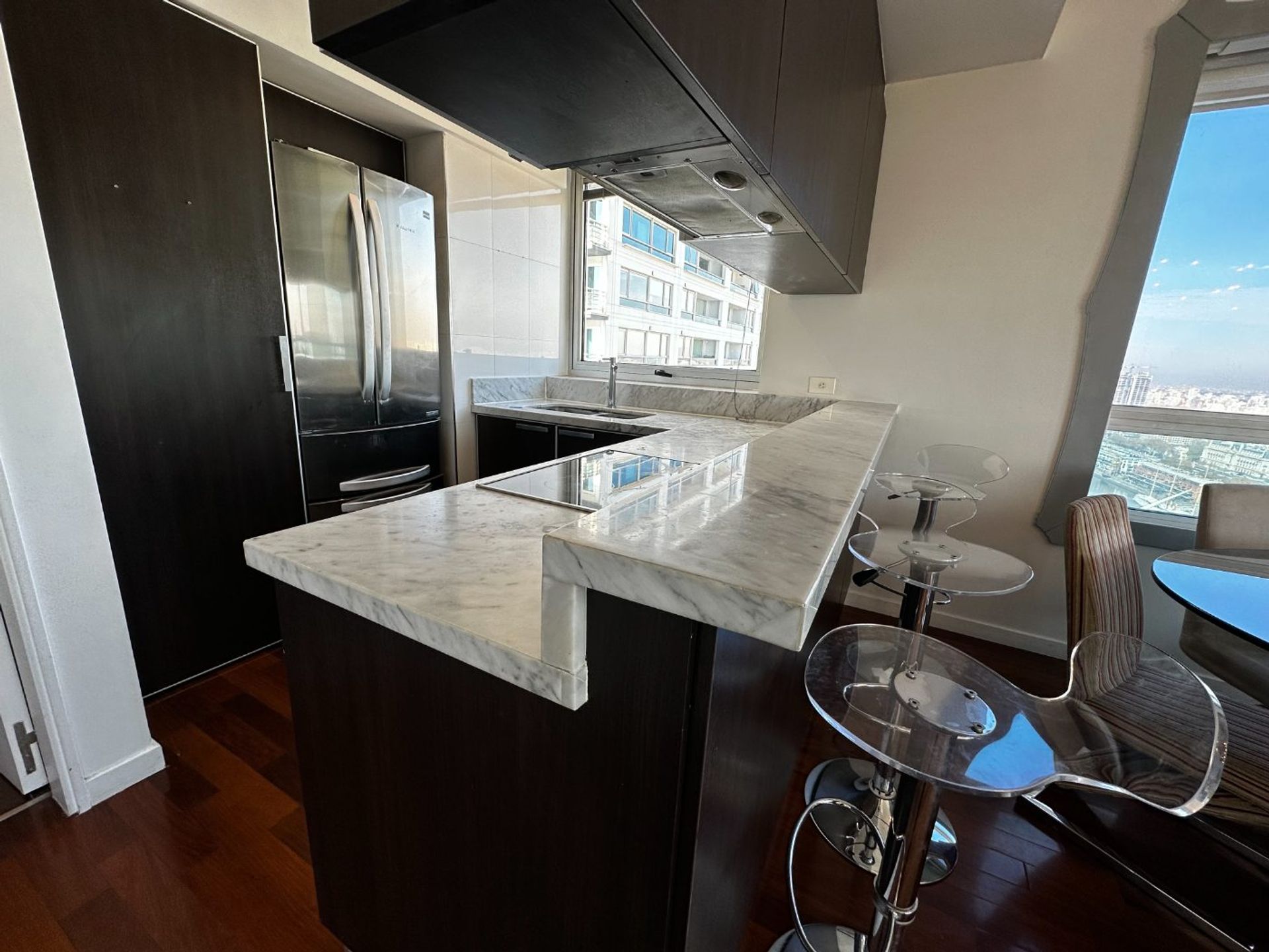 Alquiler 2 amb Torres del Yacht vista ciudad — foto 12