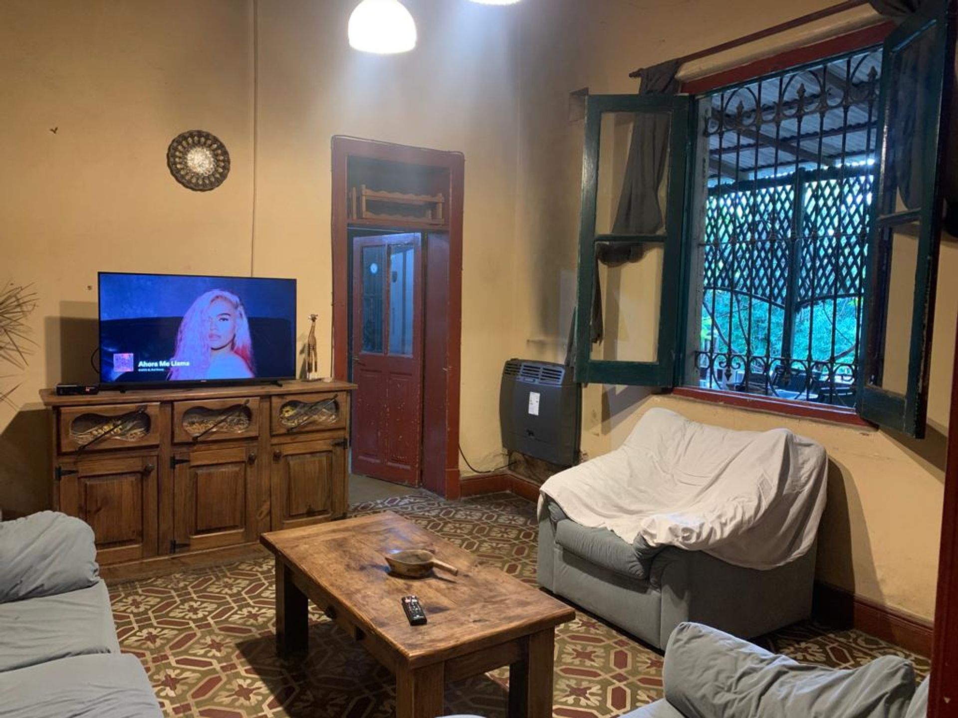 VENTA CASA CON JARDIN A REFACCIONAR - 9