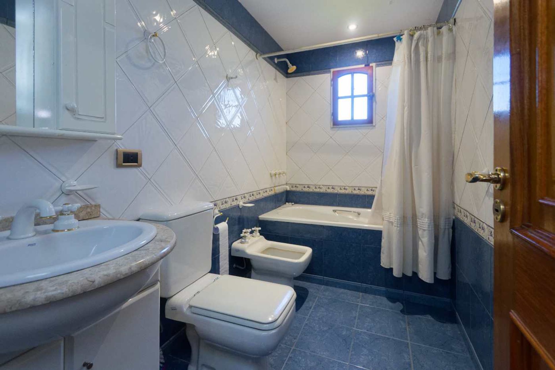 CASA 7 AMB JARD&Iacute;N QUINCHO LAVADERO COCHERA — foto 5