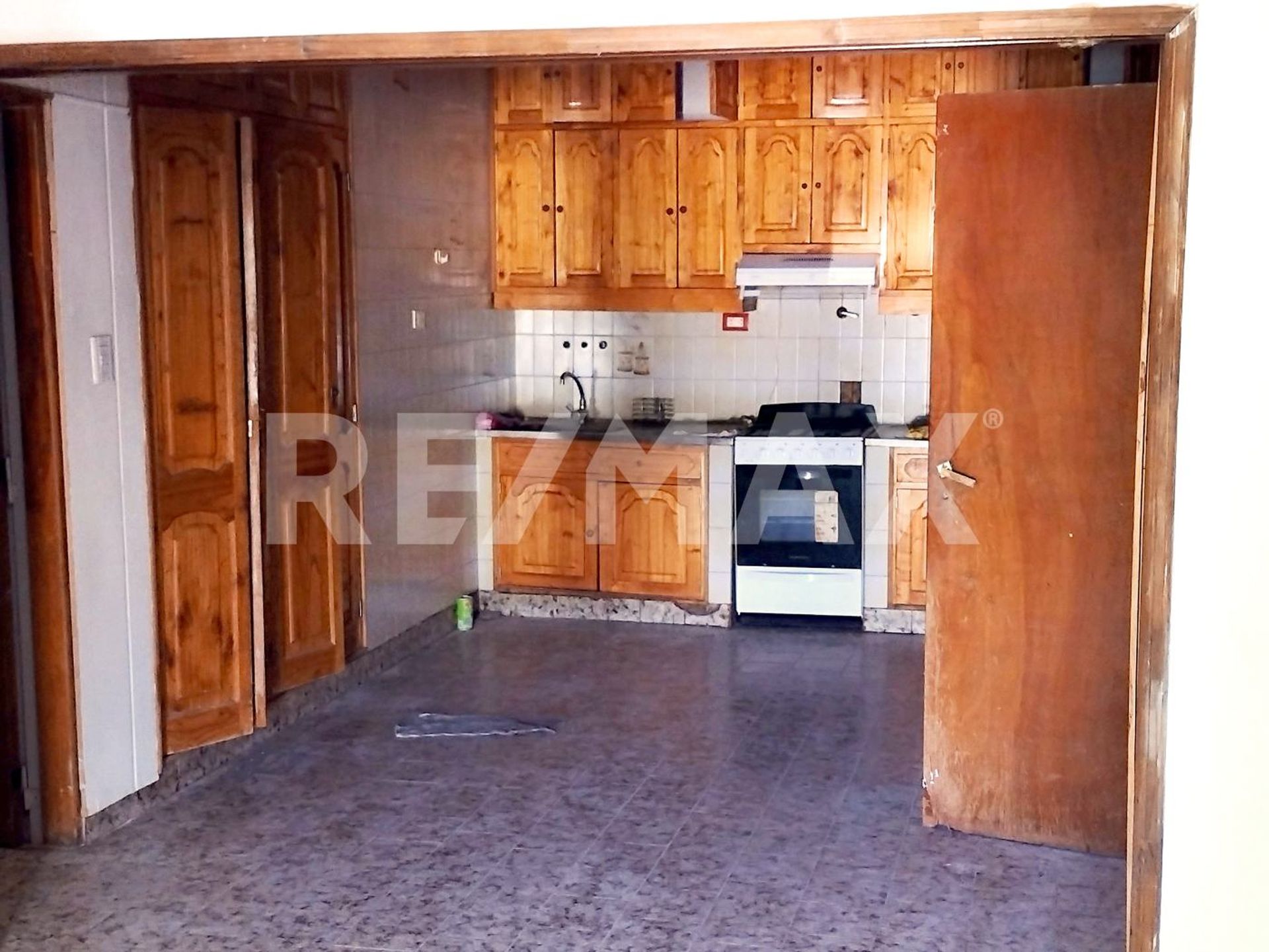 EN VENTA Casa 2 dormitorios + 2 Dptos - 4