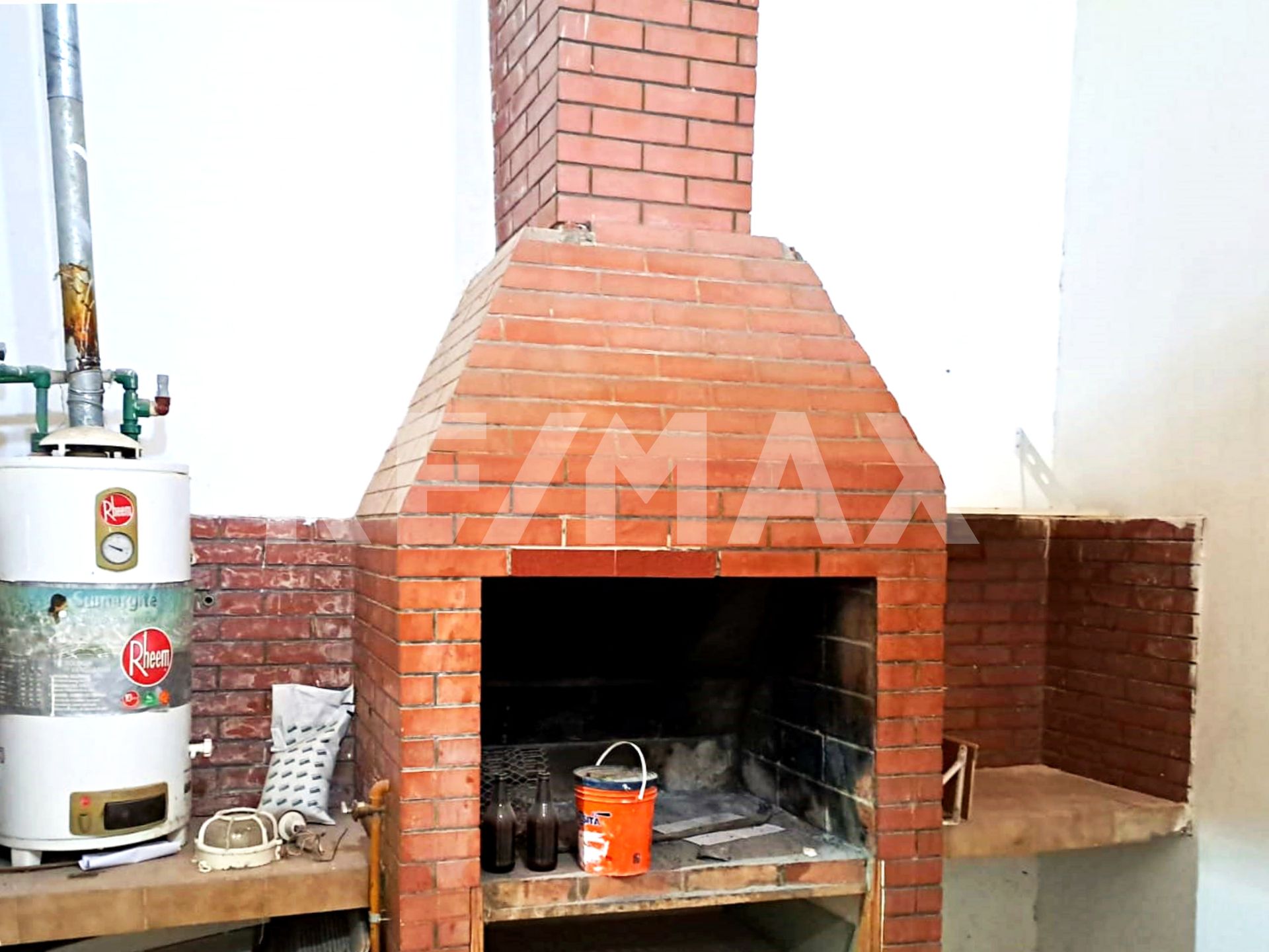EN VENTA Casa 2 dormitorios + 2 Dptos - 11