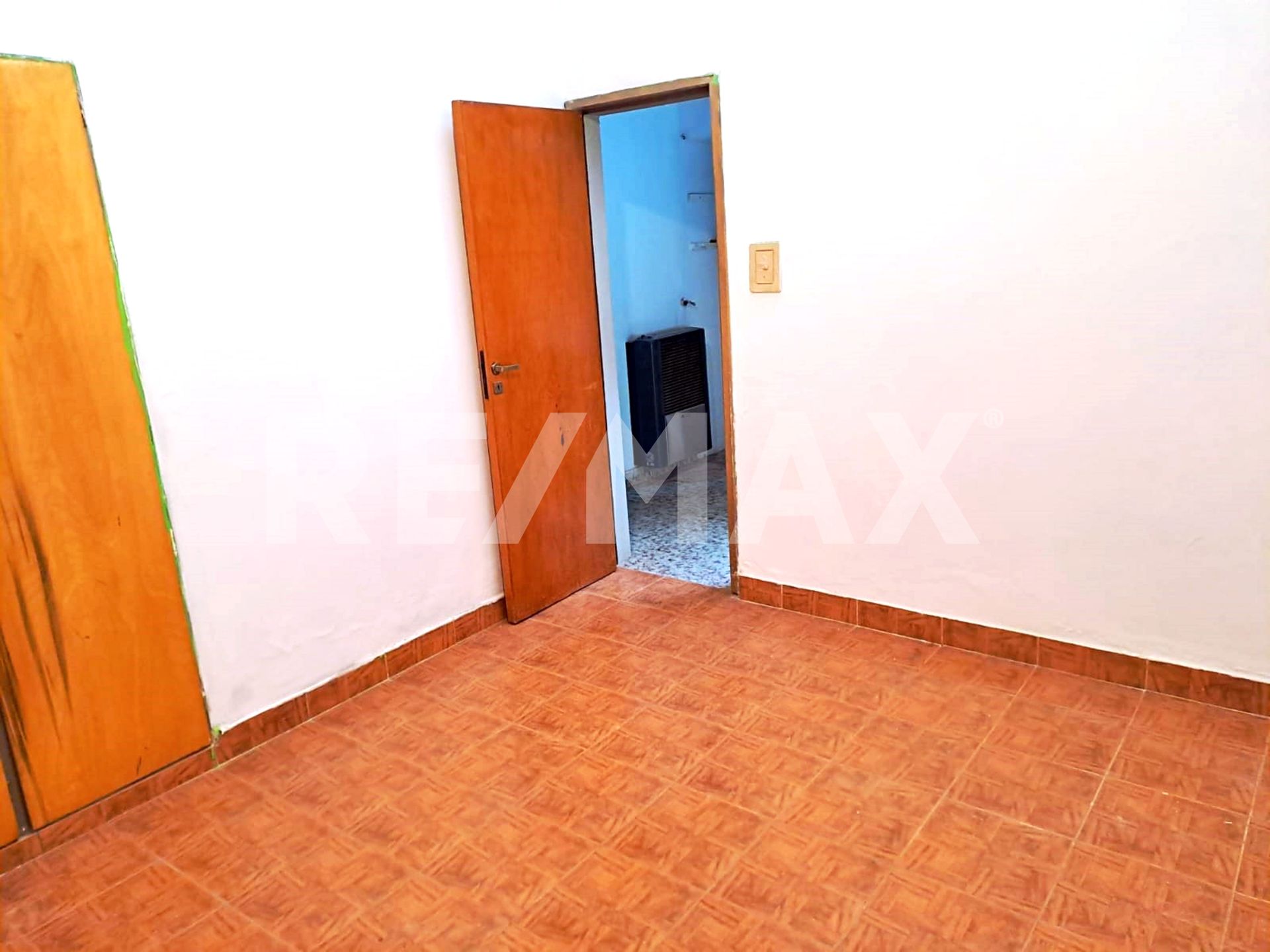 EN VENTA Casa 2 dormitorios + 2 Dptos - 7