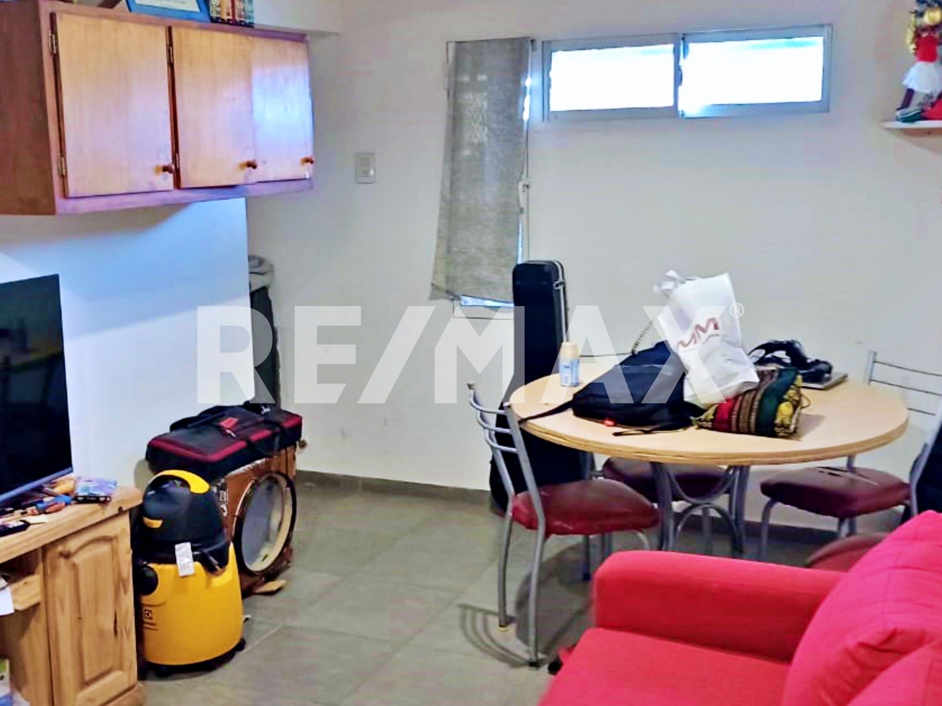 EN VENTA Casa 2 dormitorios + 2 Dptos - 18