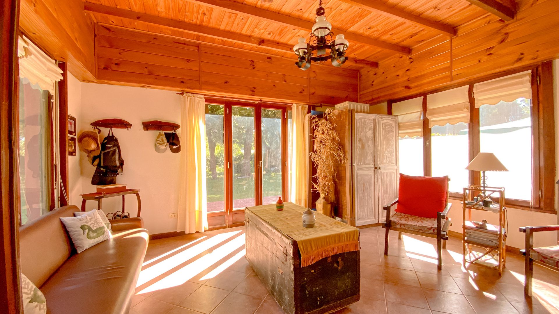VENTA CASA 2 AMB. SOBRE 3 LOTES EN "EL SOSIEGO" - 1