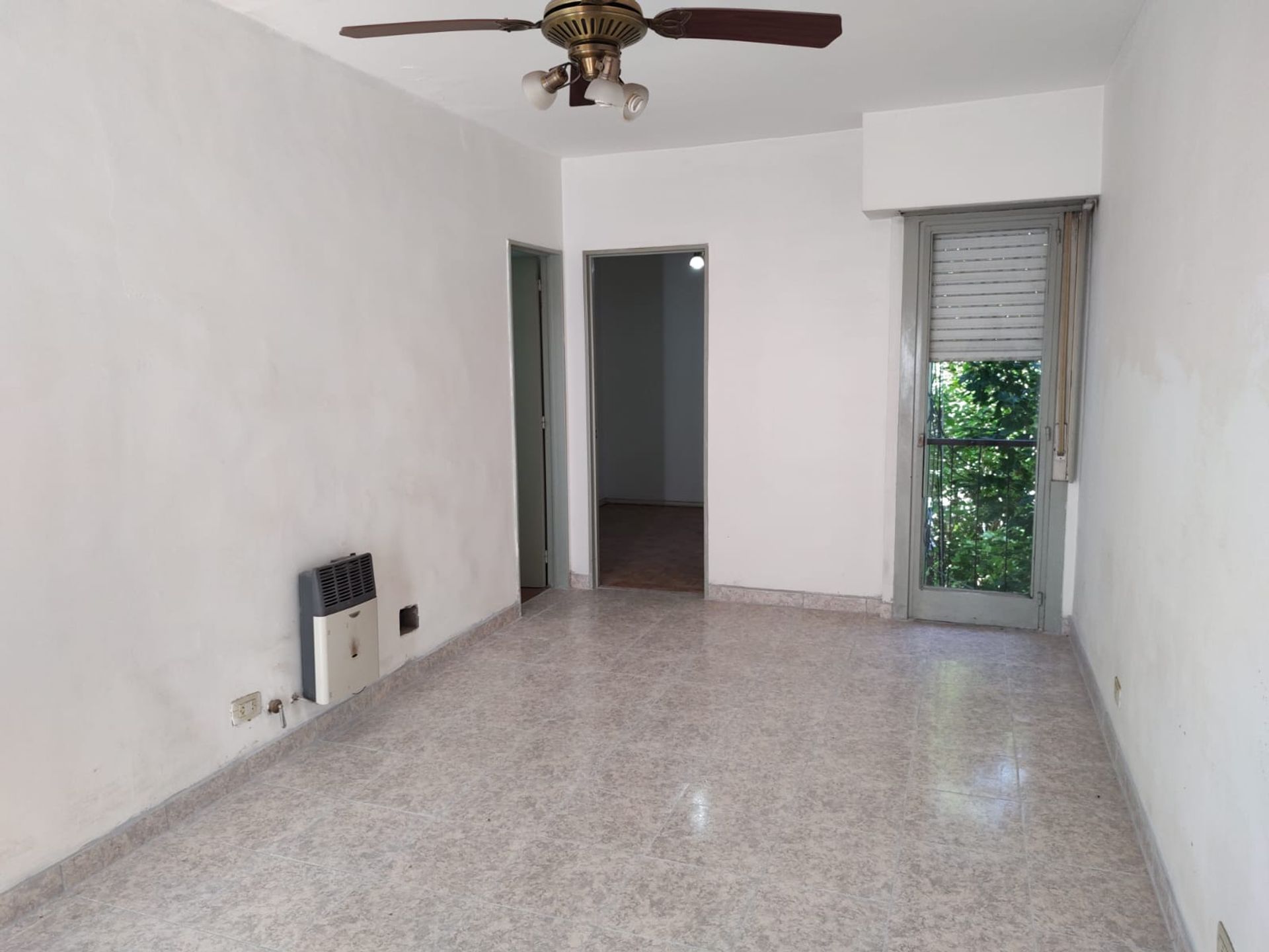 Venta Departamento Morón 2 ambientes con Patio - 1