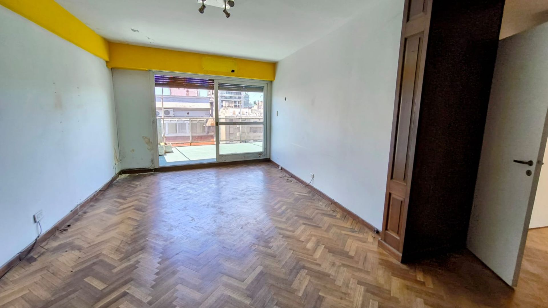 DEPTO 3 AMB C/ DEP, BALC&Oacute;N TERRAZA COCH BAULERA — foto 2