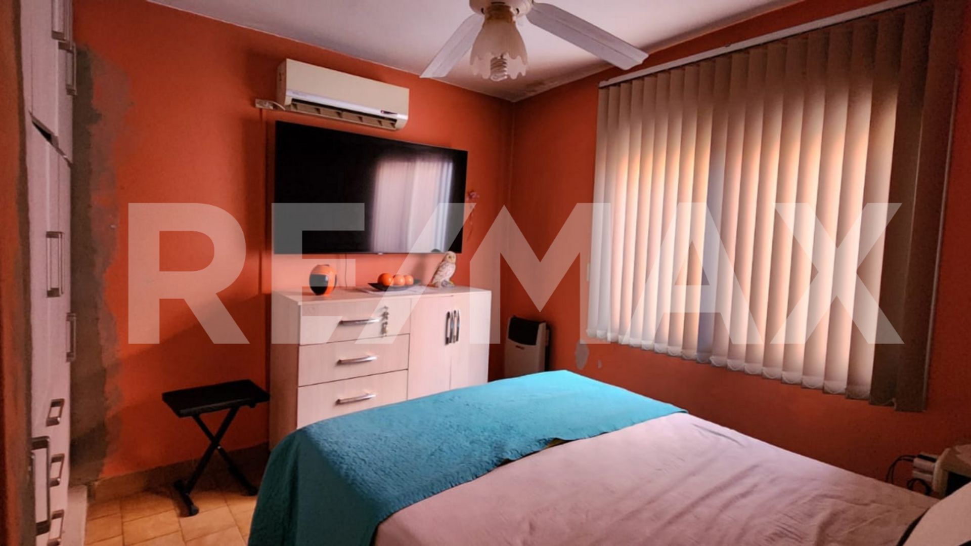 VENTA CASA 2 DORM PLAZA HUINCUL B° CENTRAL - 20