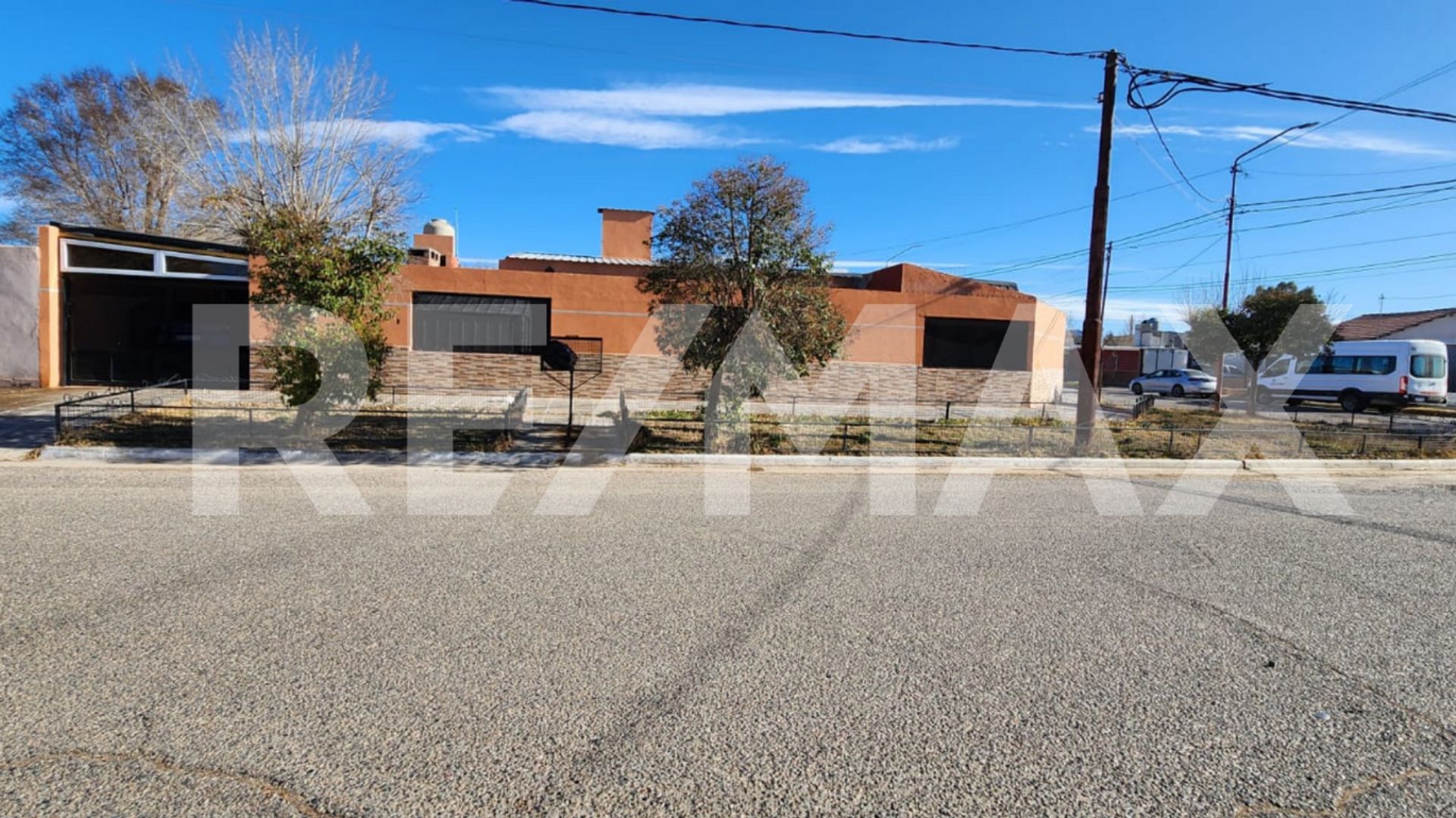 VENTA CASA 2 DORM PLAZA HUINCUL B° CENTRAL - 3