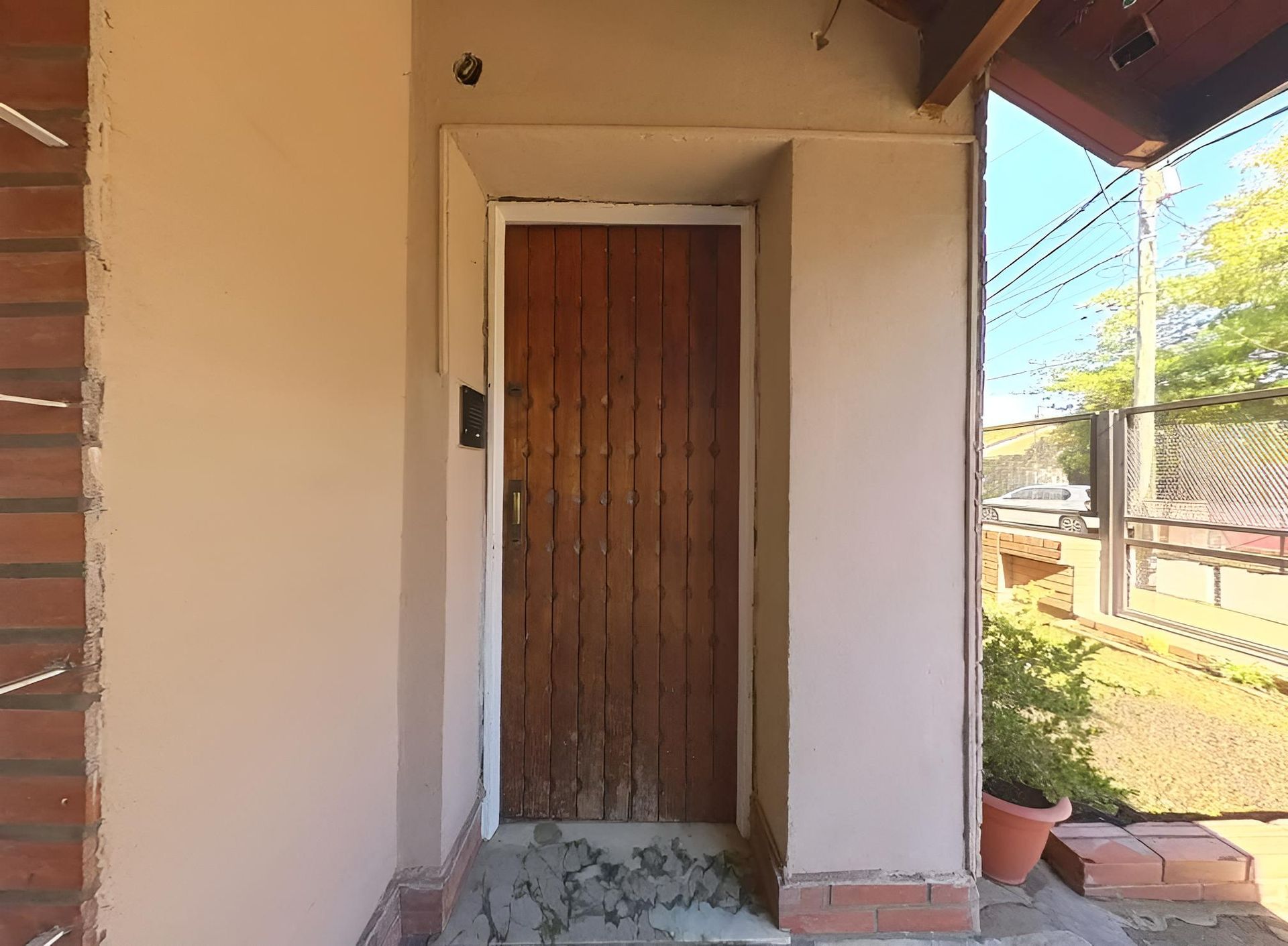 Venta de casa y 3 departamentos Hurlingham p renta - 5