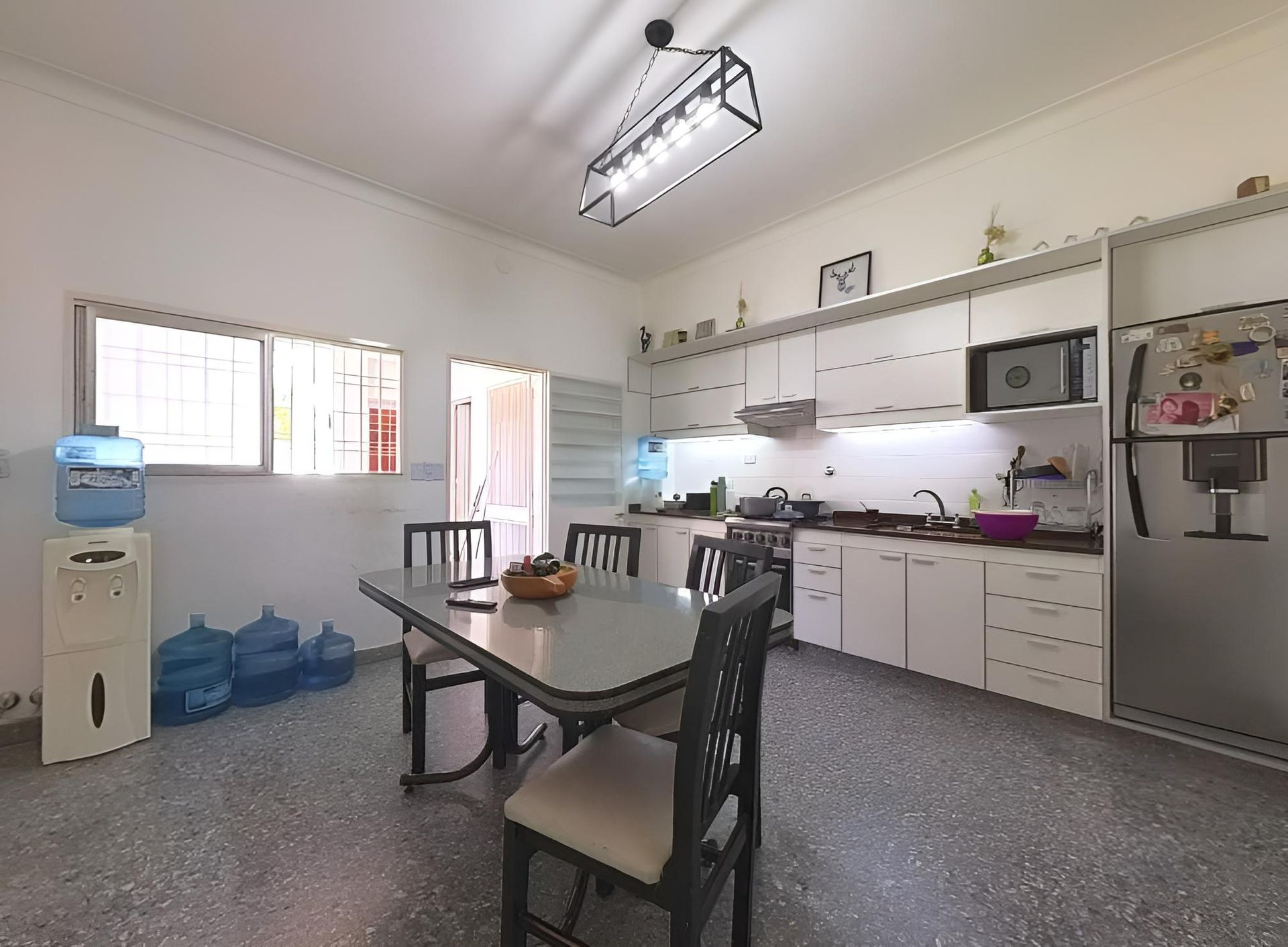 Venta de casa y 3 departamentos Hurlingham p renta - 15