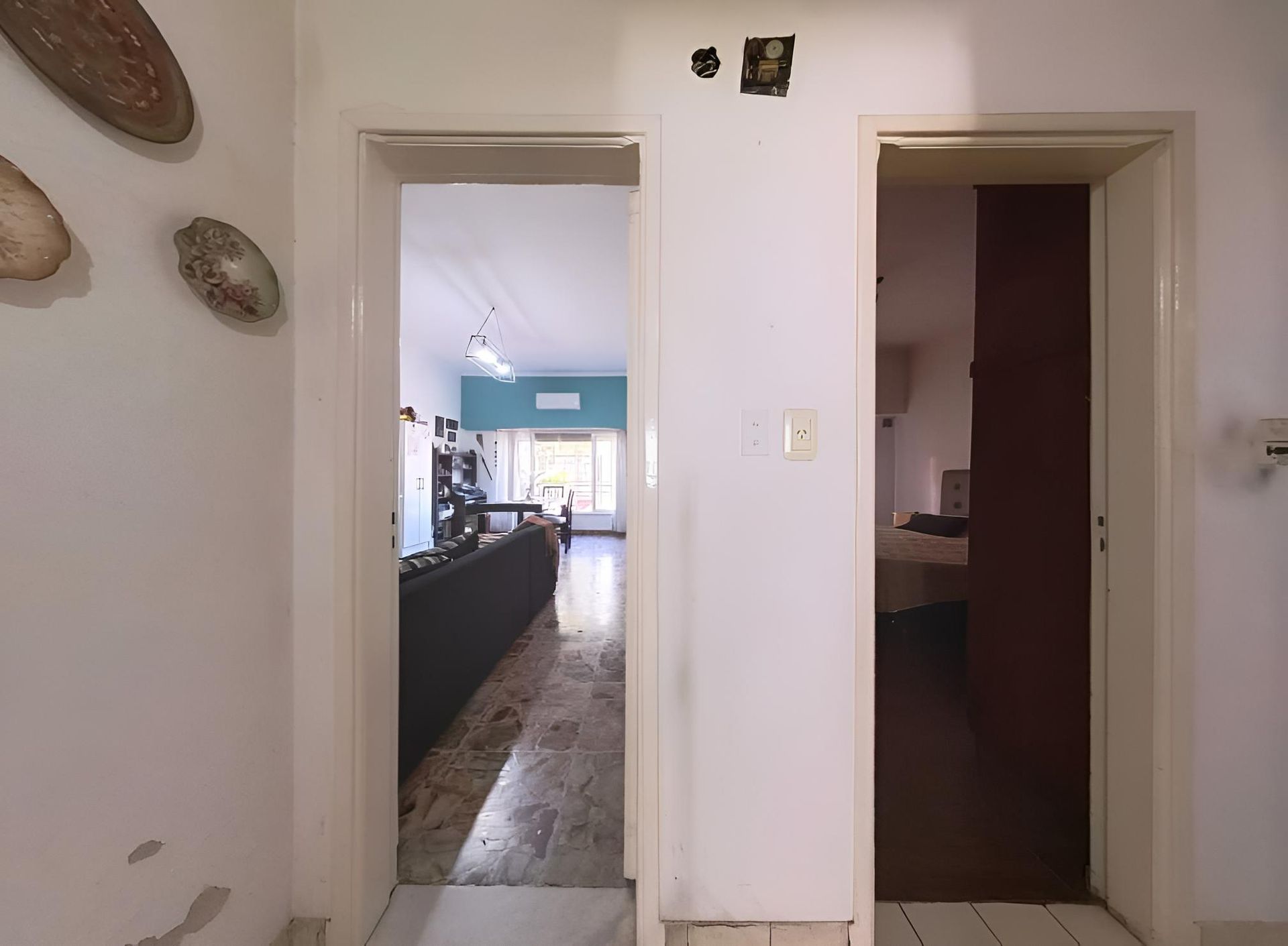 Venta de casa y 3 departamentos Hurlingham p renta - 10