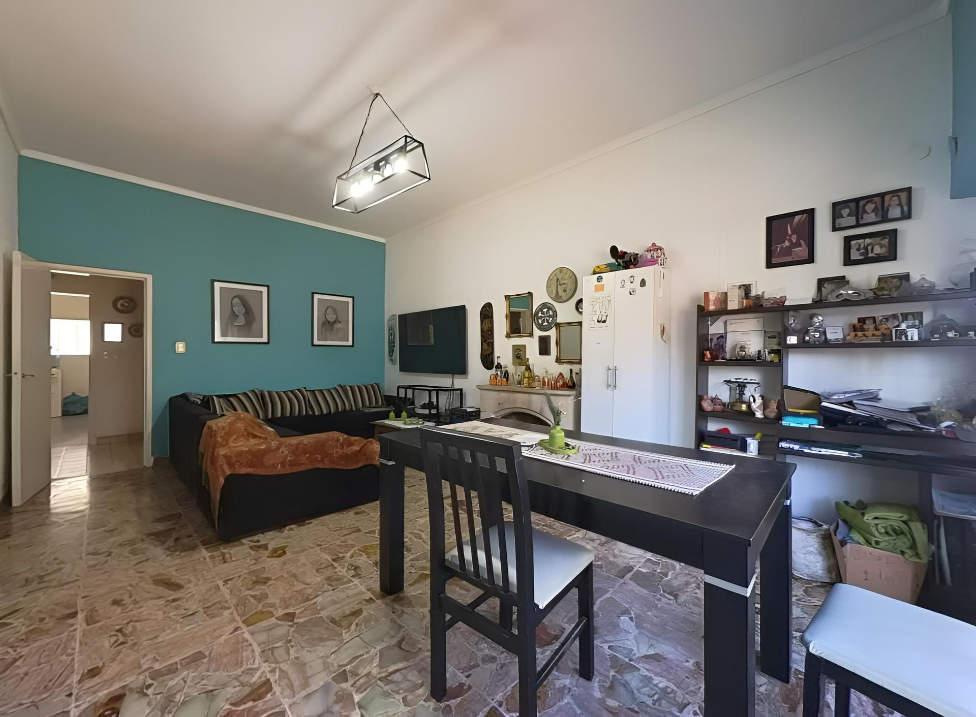 Venta de casa y 3 departamentos Hurlingham p renta - 7