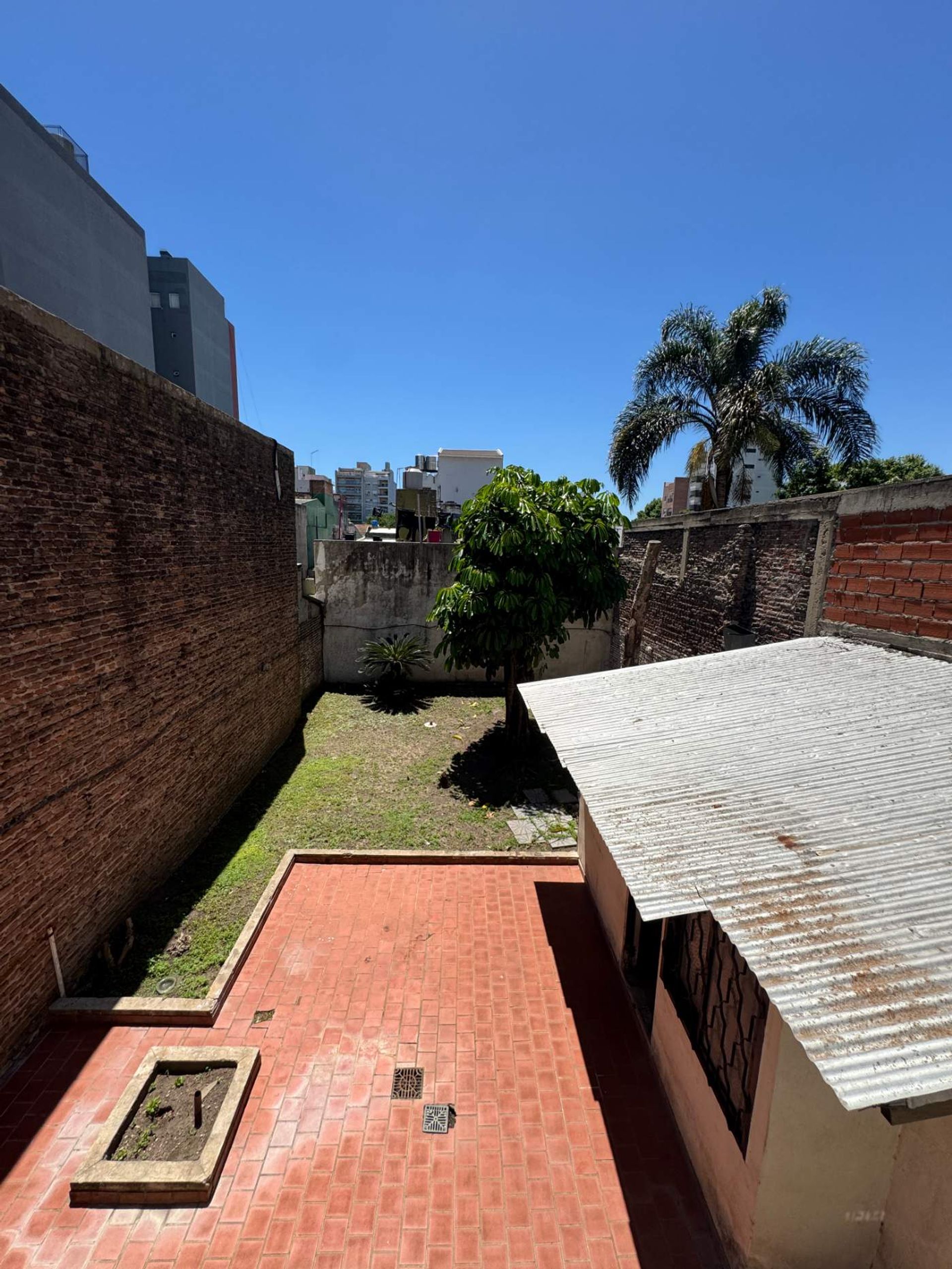 PH A REFACCIONAR C/JARDIN EN VENTA- SANTOS LUGARES - 17
