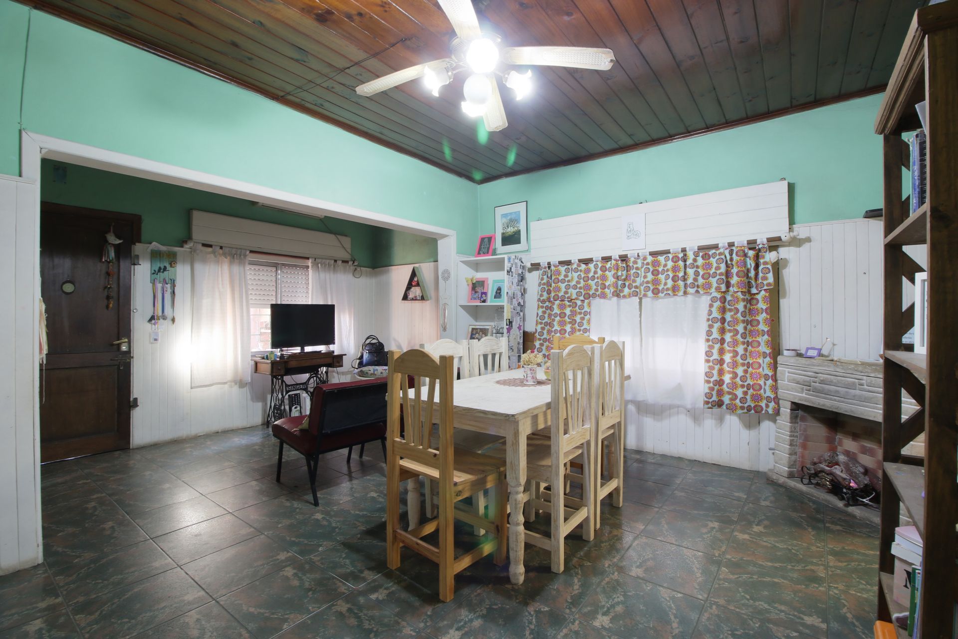 Casa en venta 4 ambientes con parque Luis Guillón - 5
