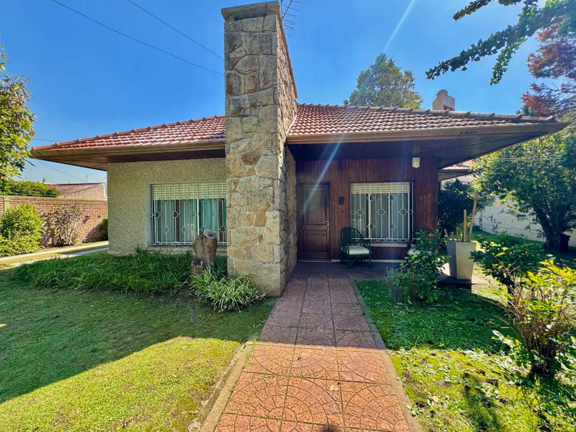 CASA 4 AMBIENTES CON QUINCHO EN VENTA BERAZATEGUI - 3