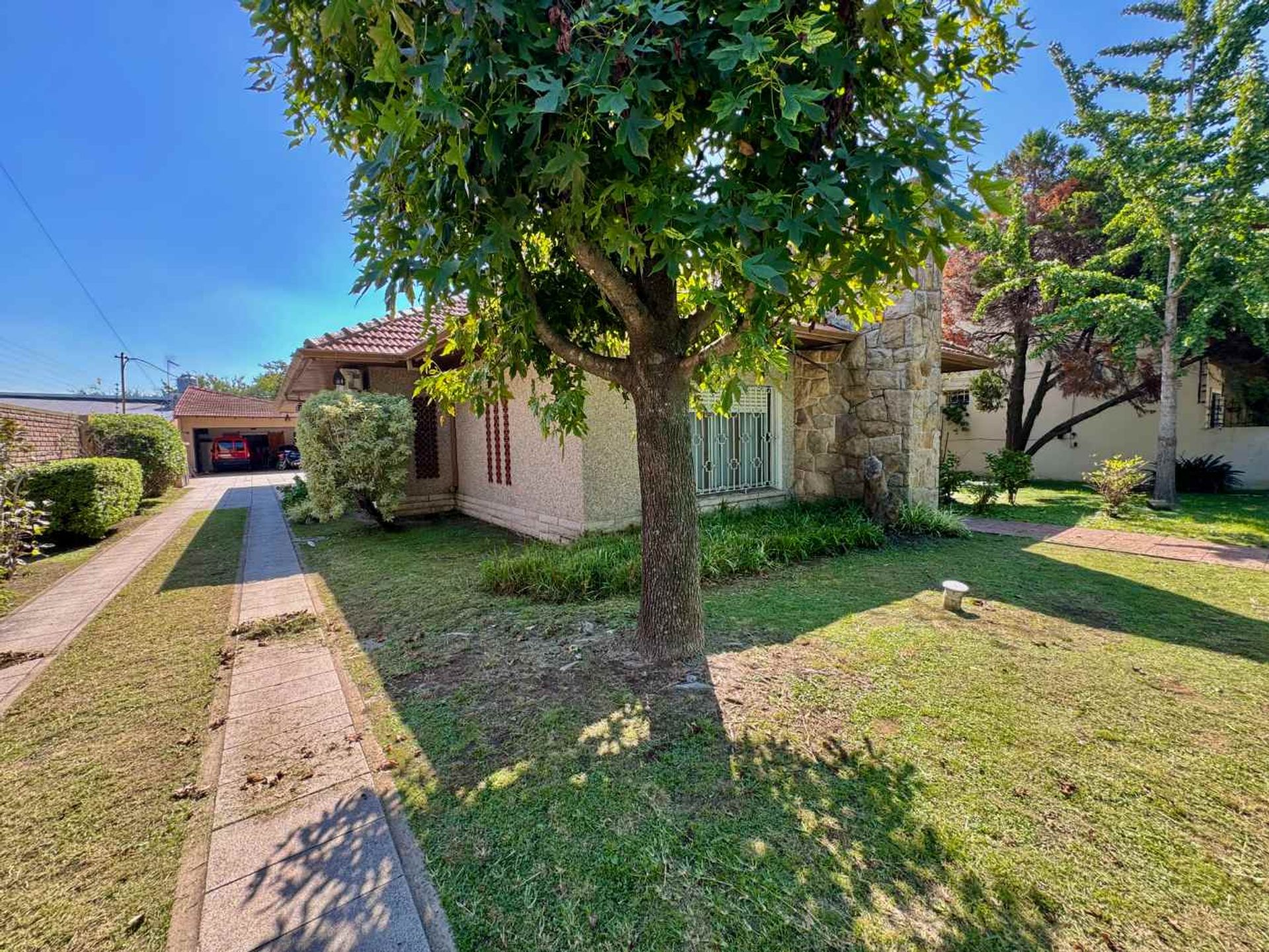 CASA 4 AMBIENTES CON QUINCHO EN VENTA BERAZATEGUI - 2