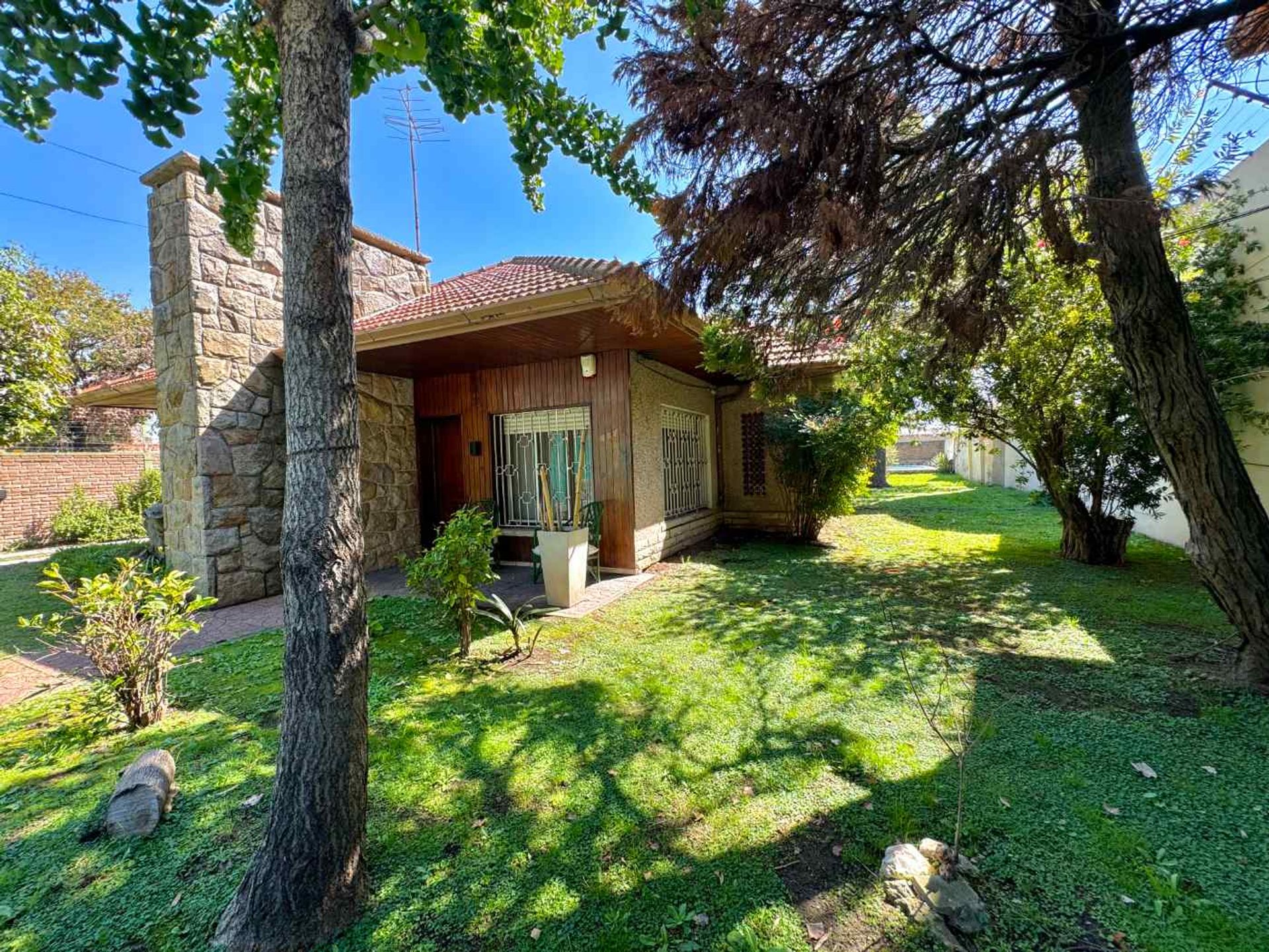 CASA 4 AMBIENTES CON QUINCHO EN VENTA BERAZATEGUI - 7