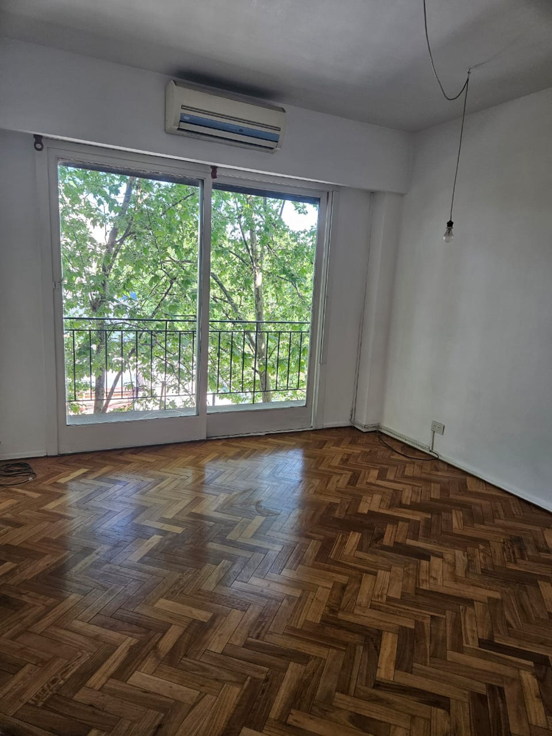 venta departamento 2 ambientes con balcón Liniers - 12