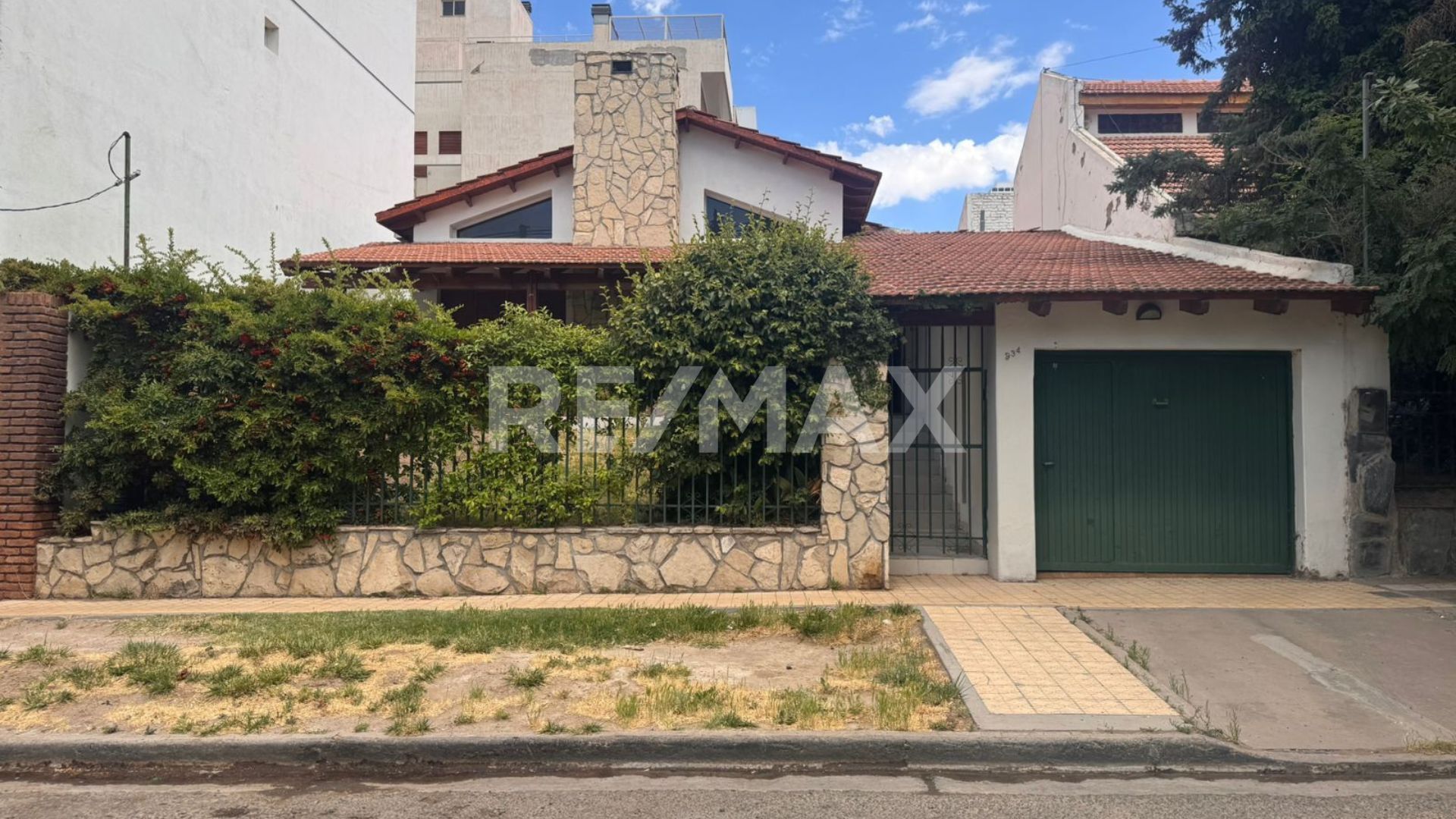 VENTA CASA 4 DORMITORIOS, CALLE BROWN 934, NEUQU&Eacute;N - 2