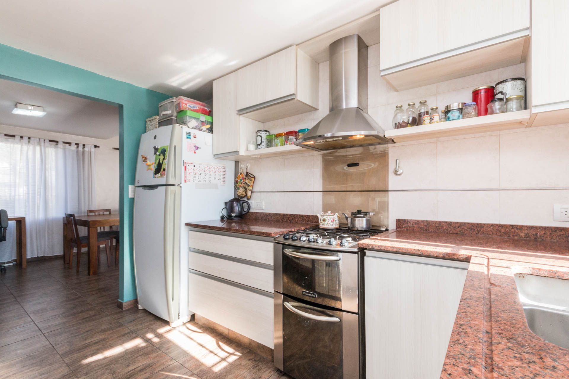 Casa 4 ambientes venta Temperley con piscina - 12