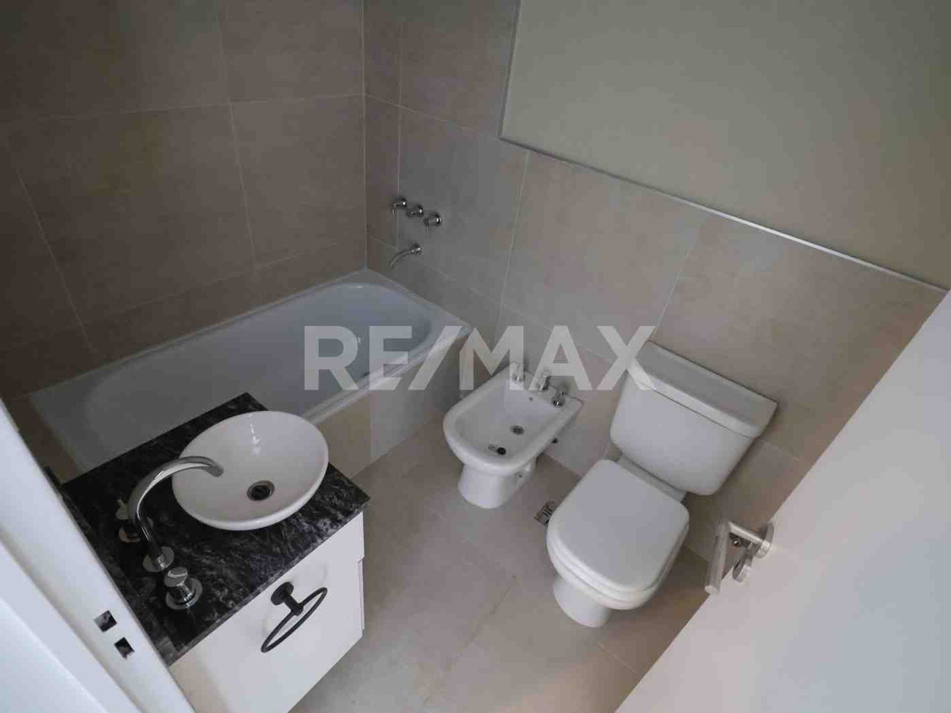 Deptos Monoambiente Apto Residencial y Profesional - 9