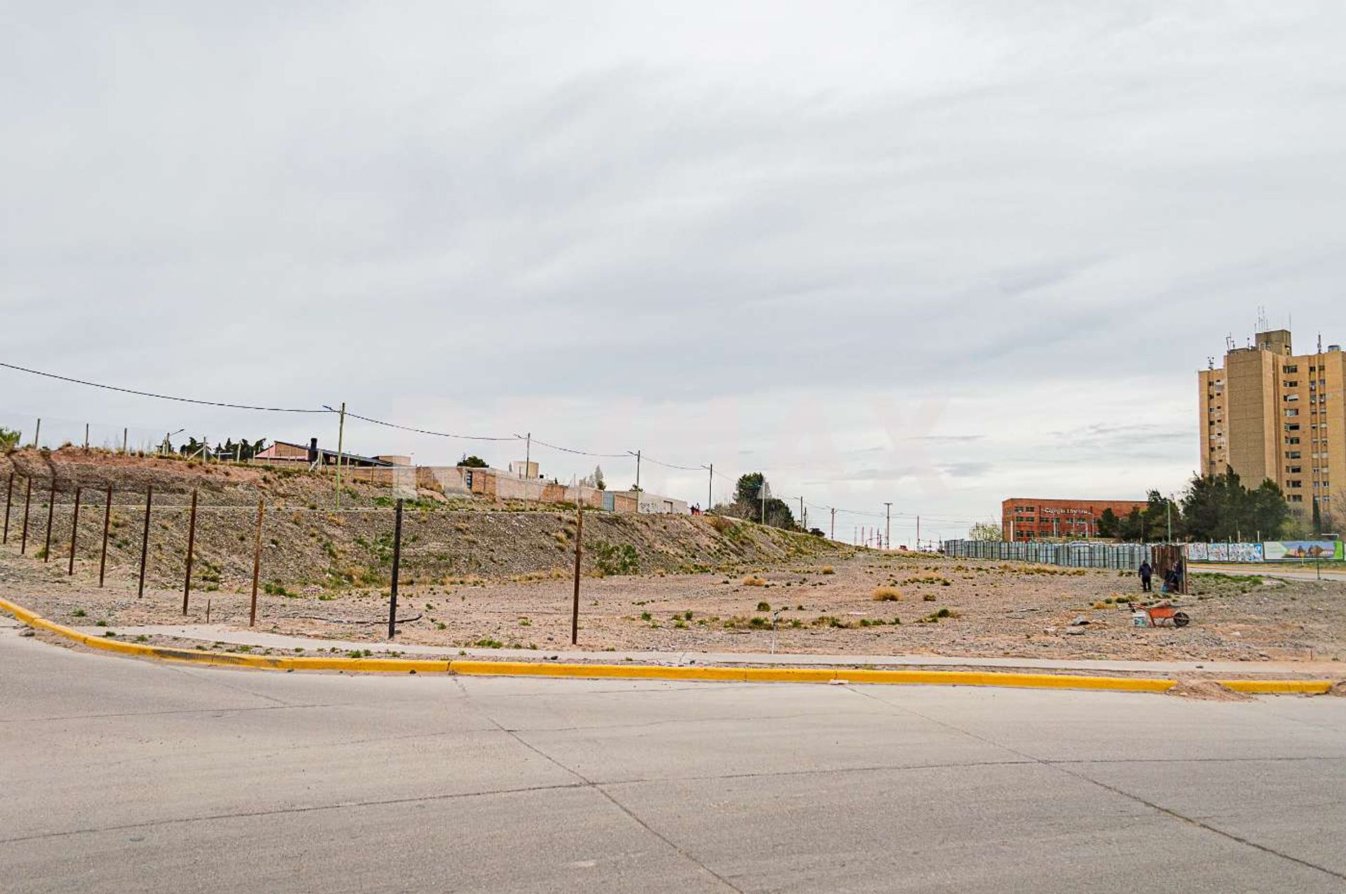FRACCIÓN EN VENTA 6811,95 m2 | AV DR. RAMON | NQN - 10