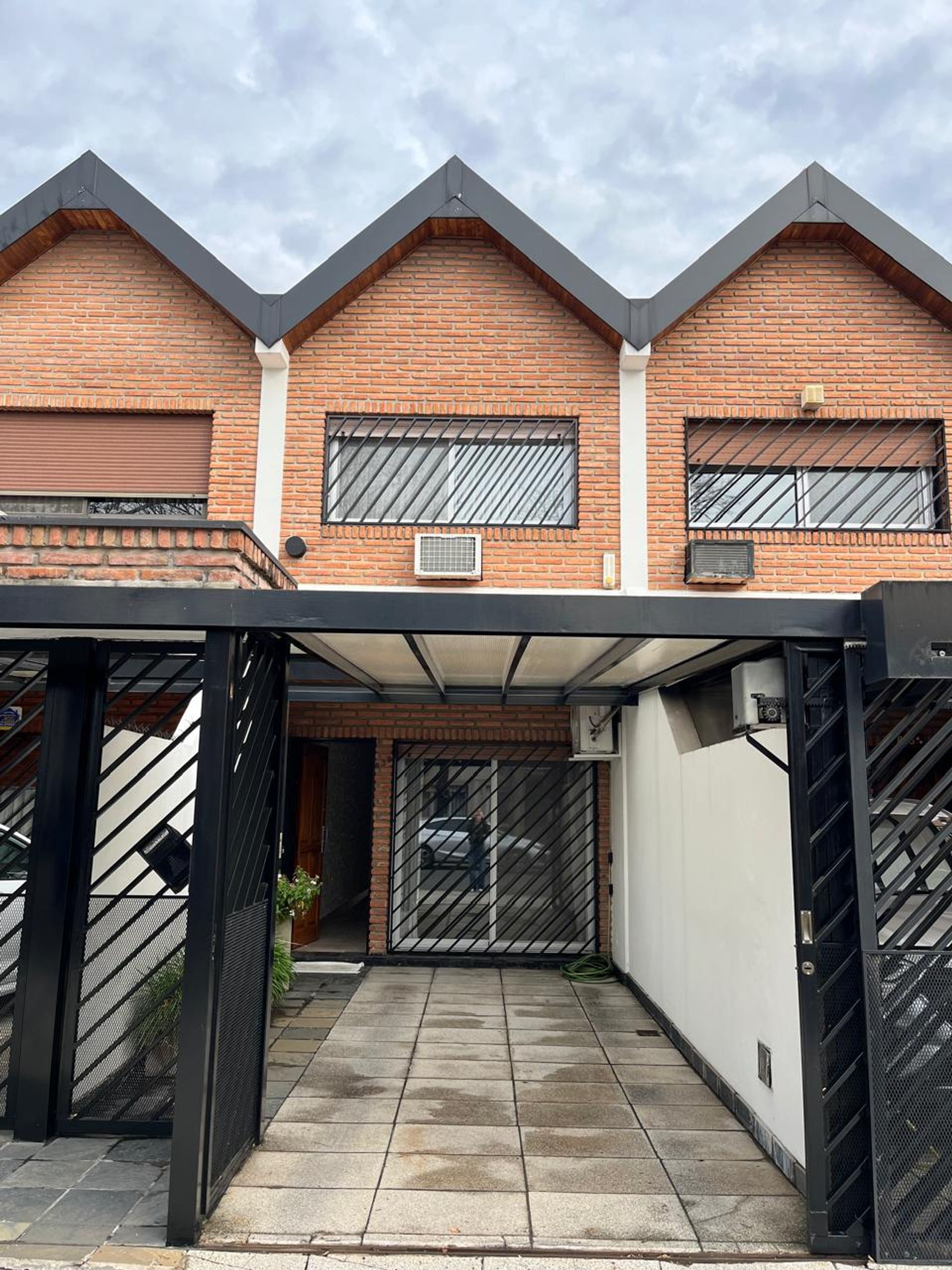 VENTA PH DUPLEX 4 AMB COCHERA JARDÍN QUINCHO - 2