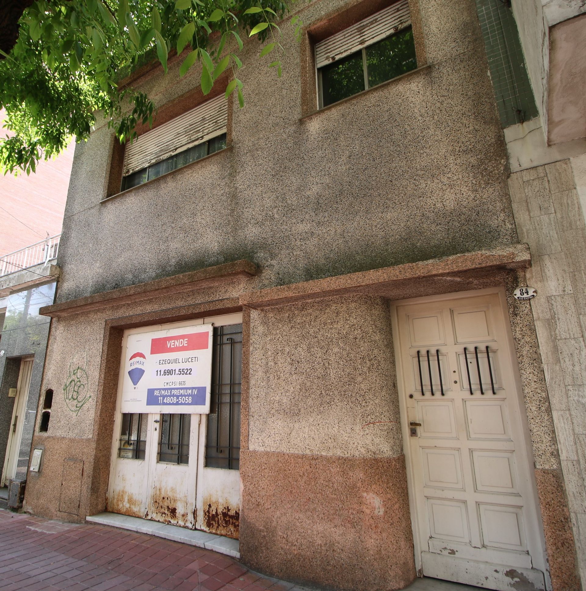VENTA TERRENO EN EXELENTE UBICACION LANUS O - 15